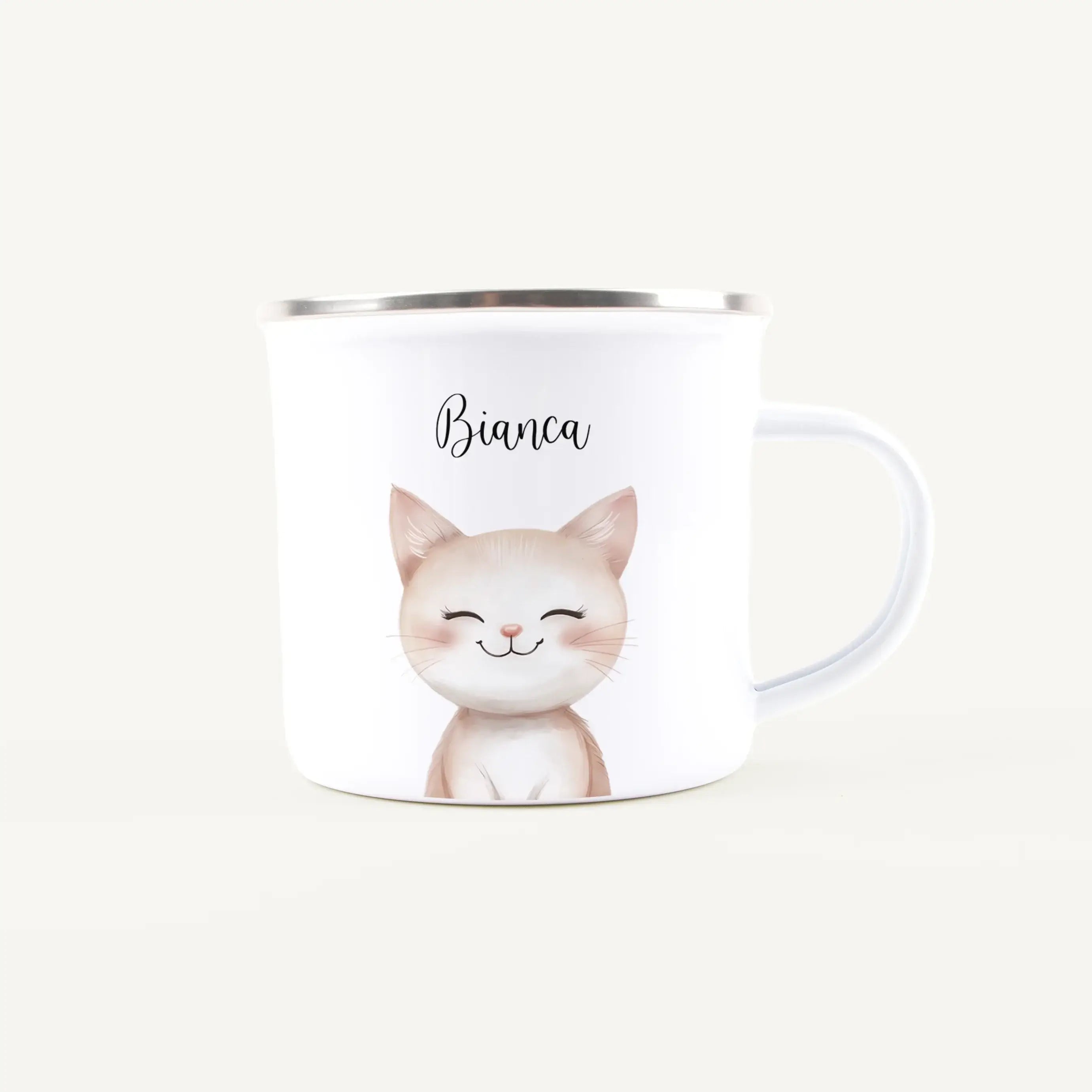 Emaille Tasse Katze Portrait-Emaille Tasse-famprints-Die Emaille Tasse Katze Portrait bringt ein liebevoll illustriertes Katzenmotiv auf einen leichten Alltagsbecher, den du bei famprints mit deinem Wunschtext personalisieren kannst. Das Design in Aquarel