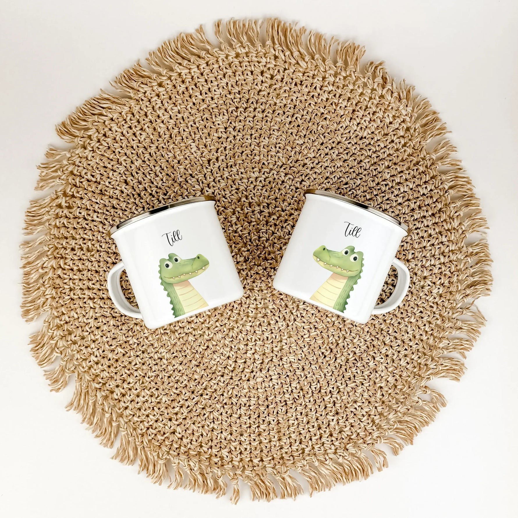 Emaille Tasse Krokodil Portrait-famprints-Emaille Tasse-Entdecke die zauberhafte Emaille Tasse Krokodil Portrait, die deinem Alltag einen besonderen Glanz verleiht und dir ein Lächeln ins Gesicht zaubert. Diese Emaille Tasse personalisiert ist mehr als nu