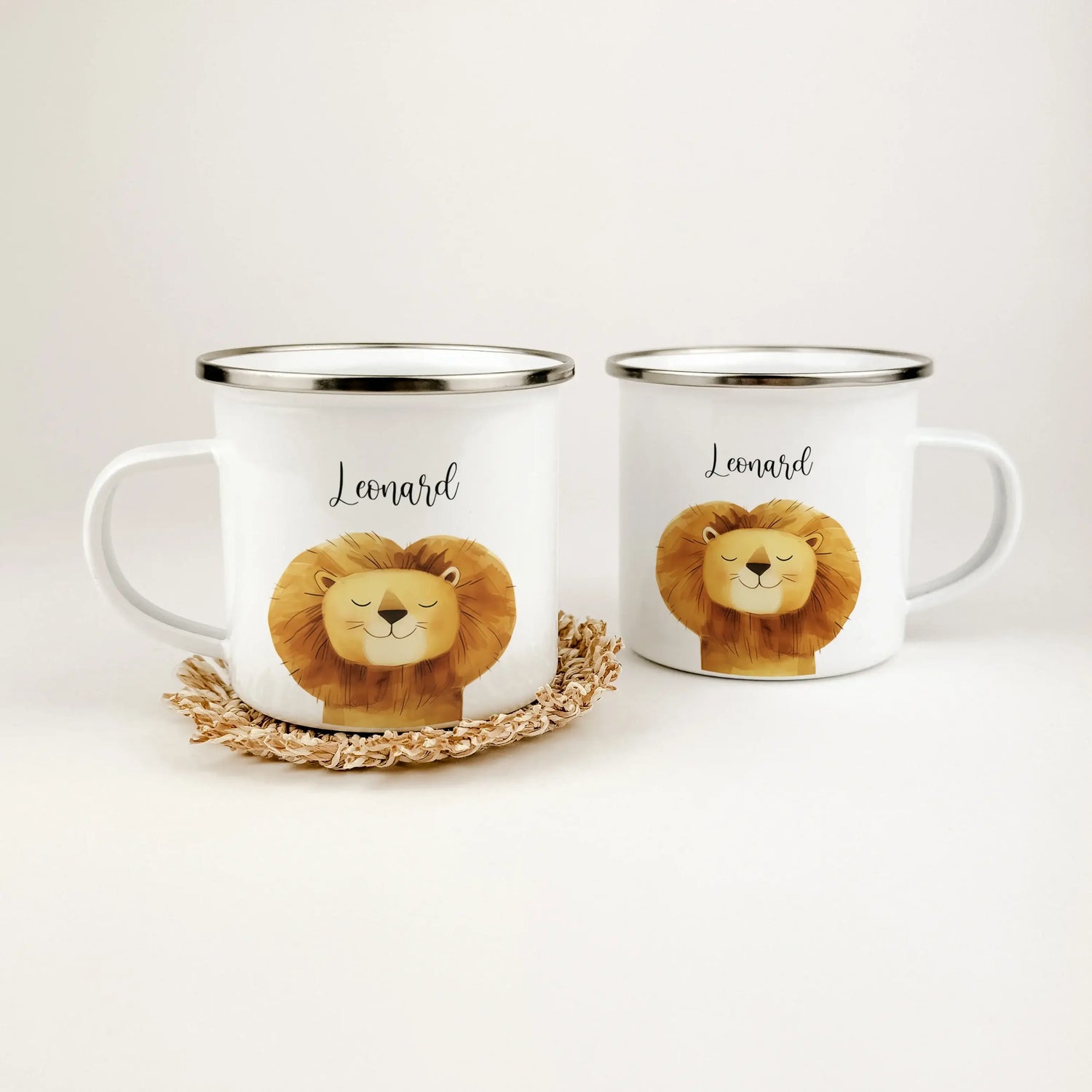Emaille Tasse Löwe Portrait-famprints-Emaille Tasse-Entdecke die Emaille Tasse Löwen Portrait – das perfekte personalisierte Geschenk für Groß und Klein! Diese einzigartige Emaille Tasse personalisiert mit einem beeindruckenden Löwenporträt in stilvoller