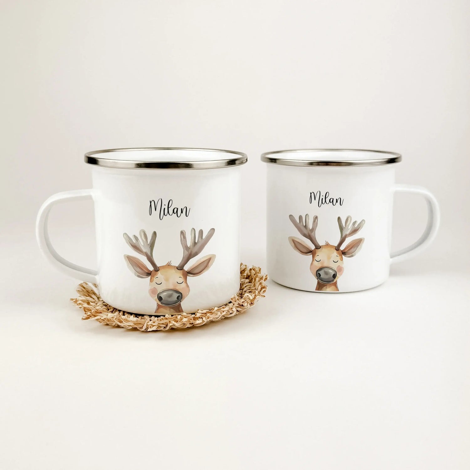 Emaille Tasse Rentier Portrait-famprints-Emaille Tasse-Entdecke die zauberhafte Emaille Tasse Rentier Portrait – das perfekte personalisierte Geschenk für kleine Tierfreunde! Mit einem liebevoll gestalteten Rentier in Aquarell-Optik wird jede Emaille Tass