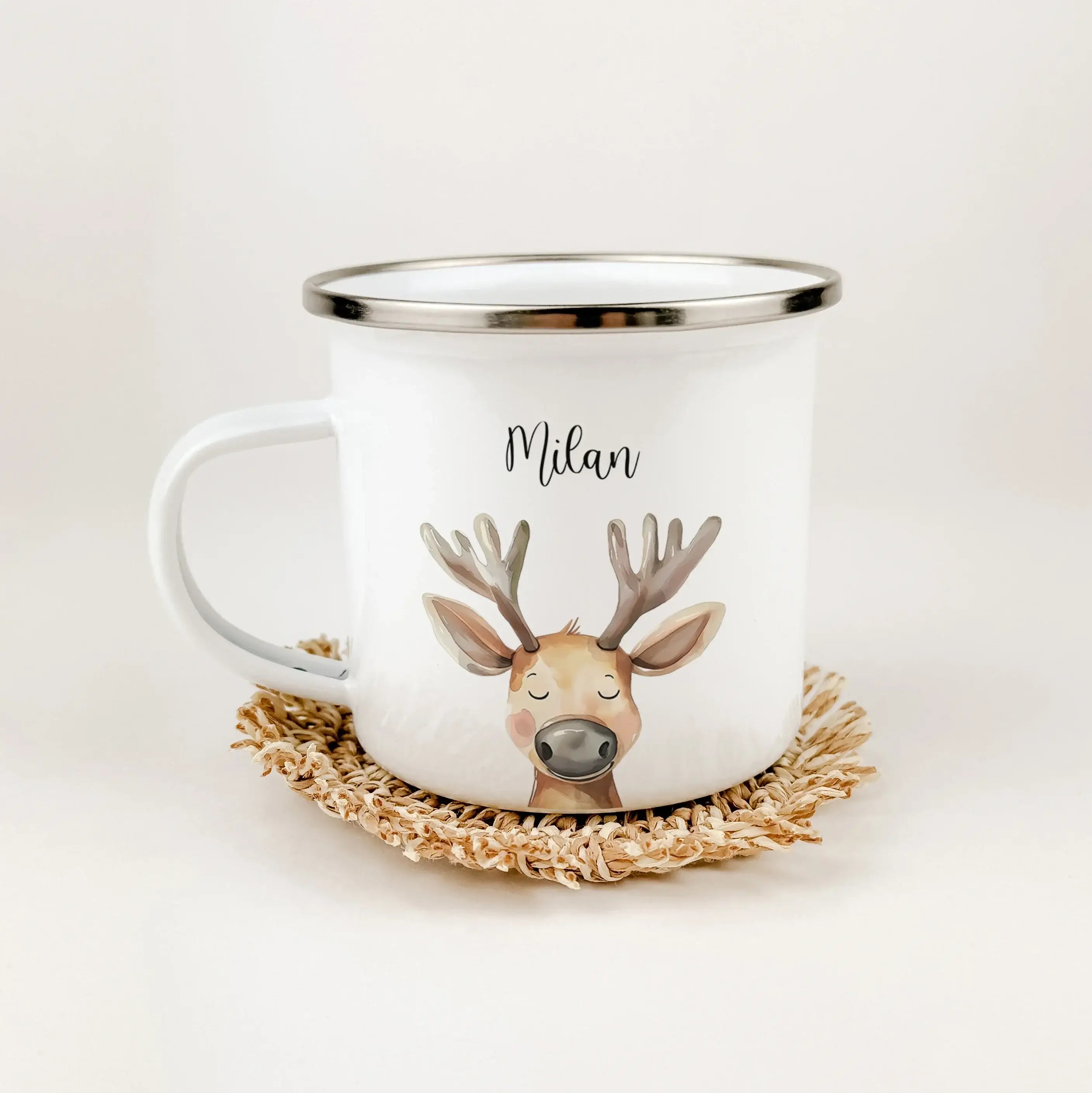 Emaille Tasse Rentier Portrait-famprints-Emaille Tasse-Entdecke die zauberhafte Emaille Tasse Rentier Portrait – das perfekte personalisierte Geschenk für kleine Tierfreunde! Mit einem liebevoll gestalteten Rentier in Aquarell-Optik wird jede Emaille Tass