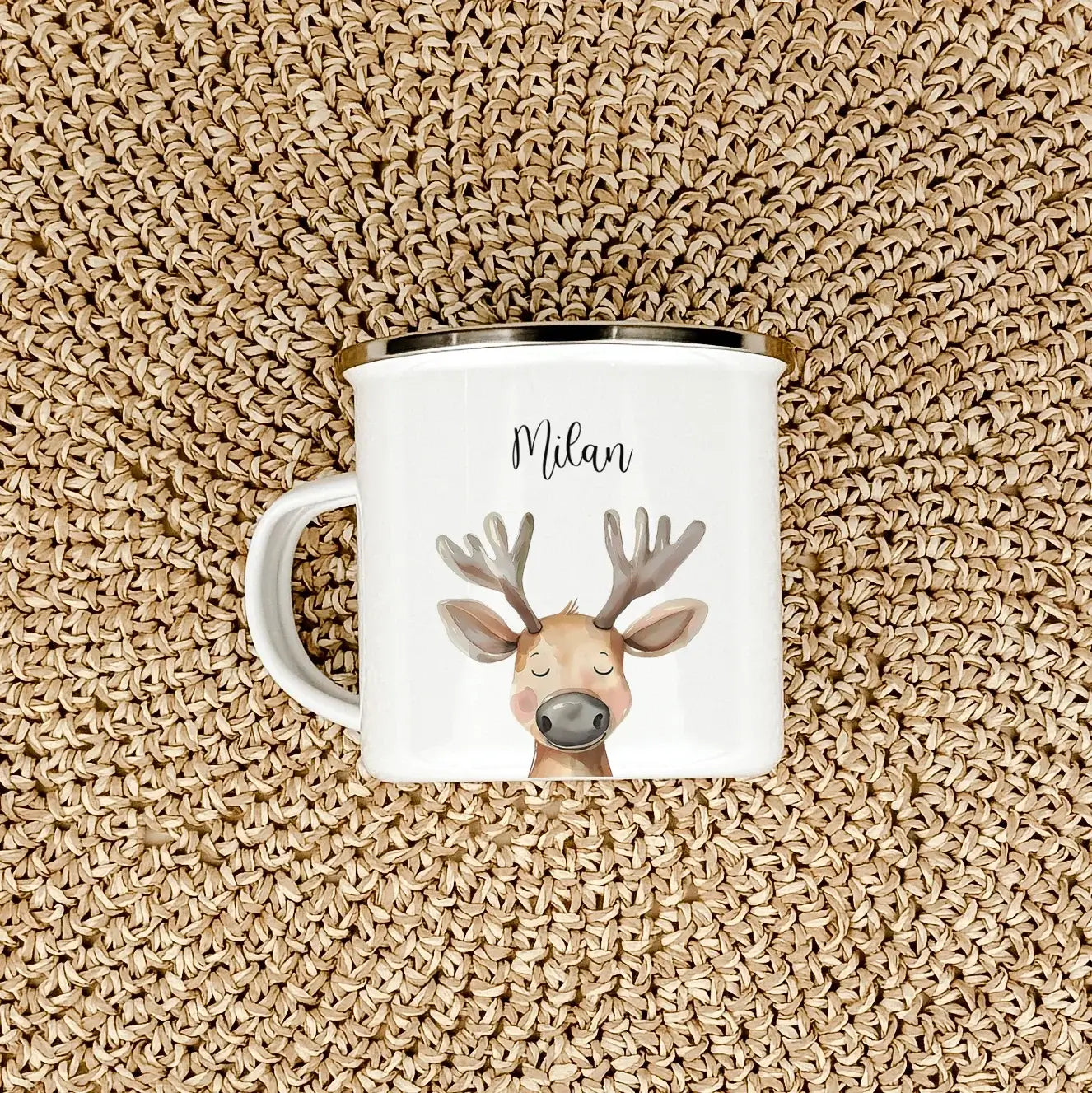 Emaille Tasse Rentier Portrait-famprints-Emaille Tasse-Entdecke die zauberhafte Emaille Tasse Rentier Portrait – das perfekte personalisierte Geschenk für kleine Tierfreunde! Mit einem liebevoll gestalteten Rentier in Aquarell-Optik wird jede Emaille Tass