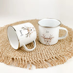 Emaille Tasse Reh Portrait-famprints-Emaille Tasse-Entdecke die bezaubernde Emaille Tasse Reh Portrait – das ideale personalisierte Geschenk für Kinder! Ob zur Einschulung, Taufe, Ostern oder Weihnachten, dieser Emaille Becher bringt Freude in jeden Anlas