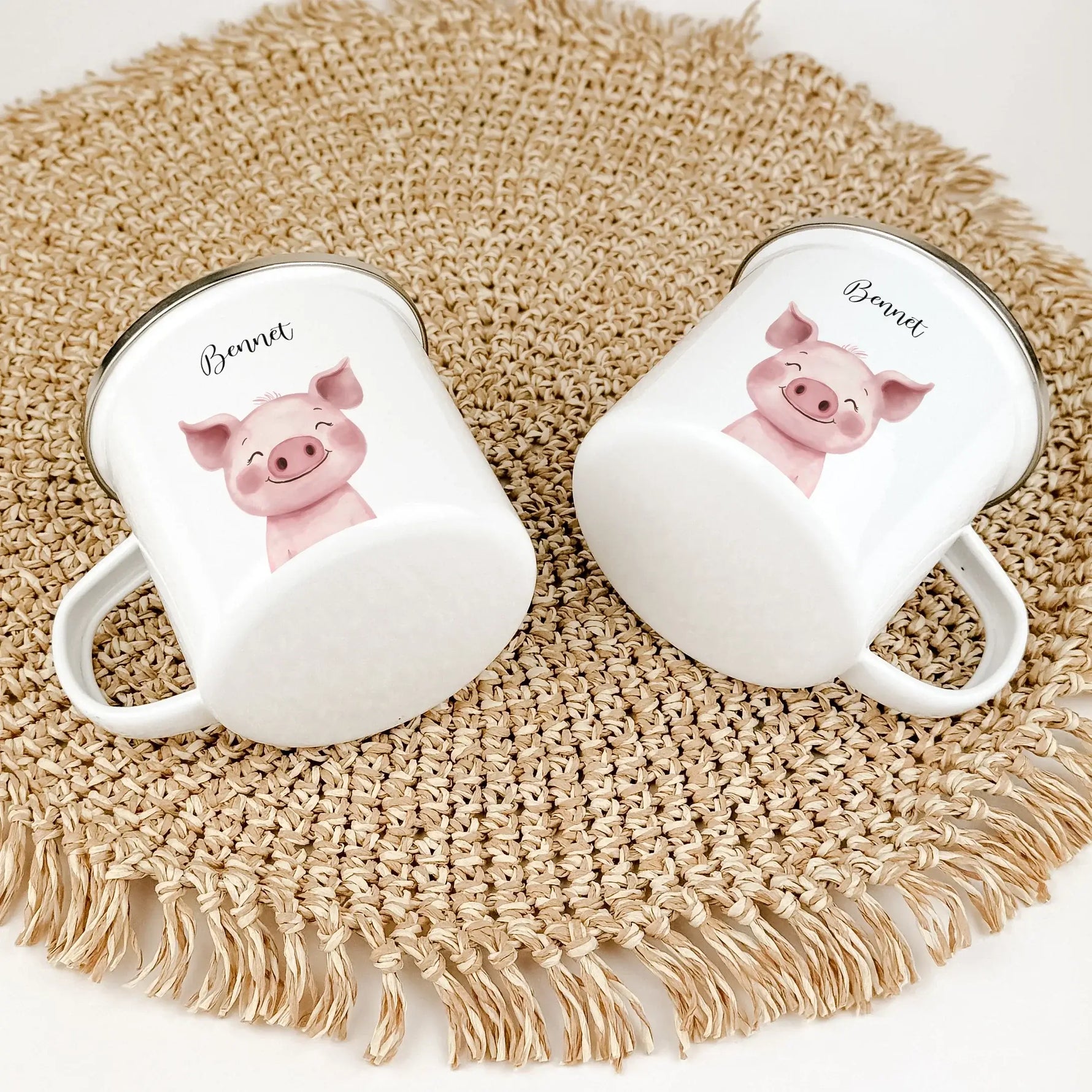 Emaille Tasse Schwein Portrait-famprints-Emaille Tasse-Die Emaille Tasse Schwein Portrait ist das perfekte personalisierte Geschenk für Kinder und macht jeden Anlass zu etwas Besonderem. Ob zu Einschulung, Taufe, Ostern, Weihnachten oder zum Geburtstag –
