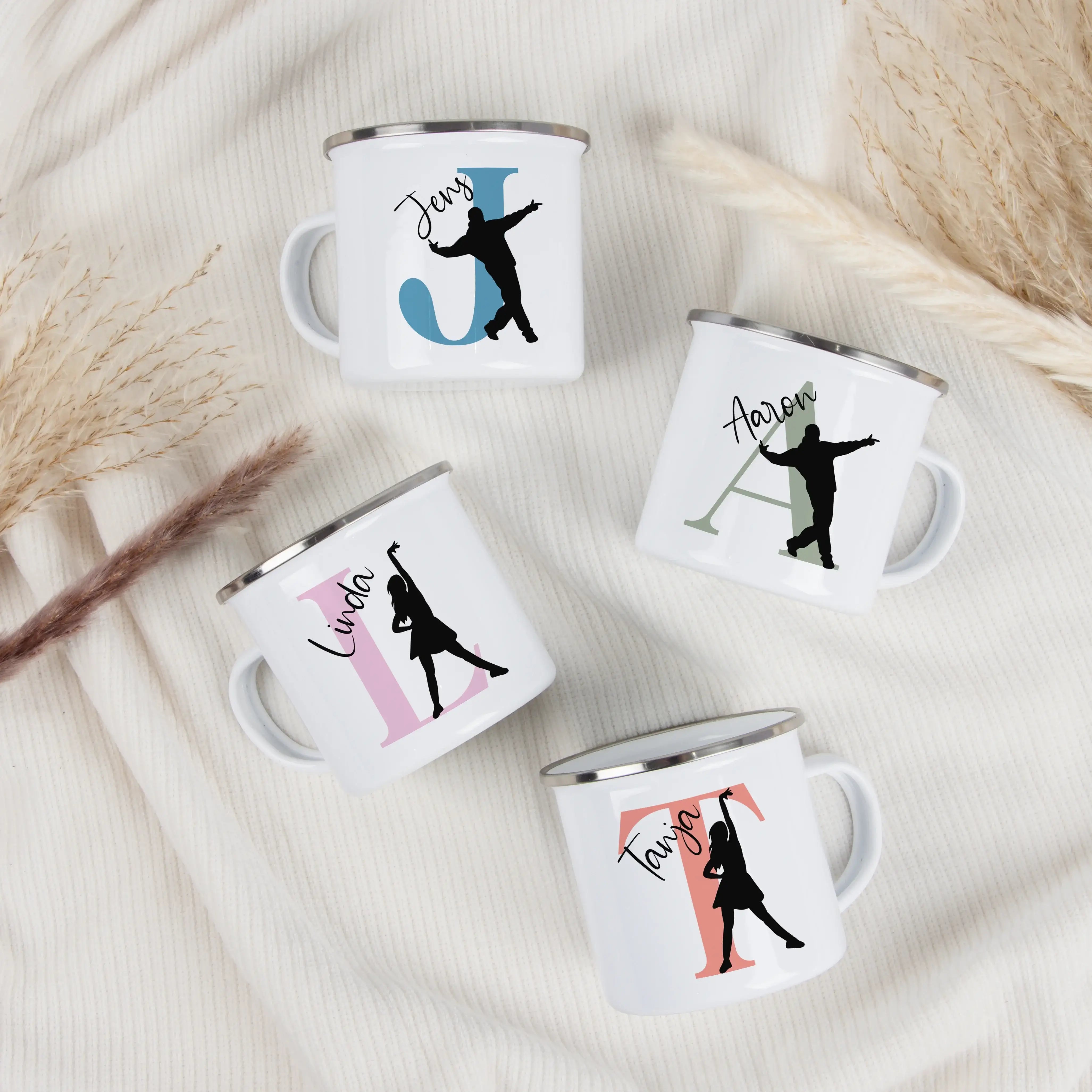 Emaille Tasse mit Namen Tanzen-Emaille Tasse-famprints-Mit der Emaille Tasse mit Namen Tanzen von famprints verschenkst du etwas Persönliches, das genau zur Leidenschaft passt. Ob Ballett, Hip-Hop oder moderner Tanz – das liebevoll gestaltete Motiv in Kom