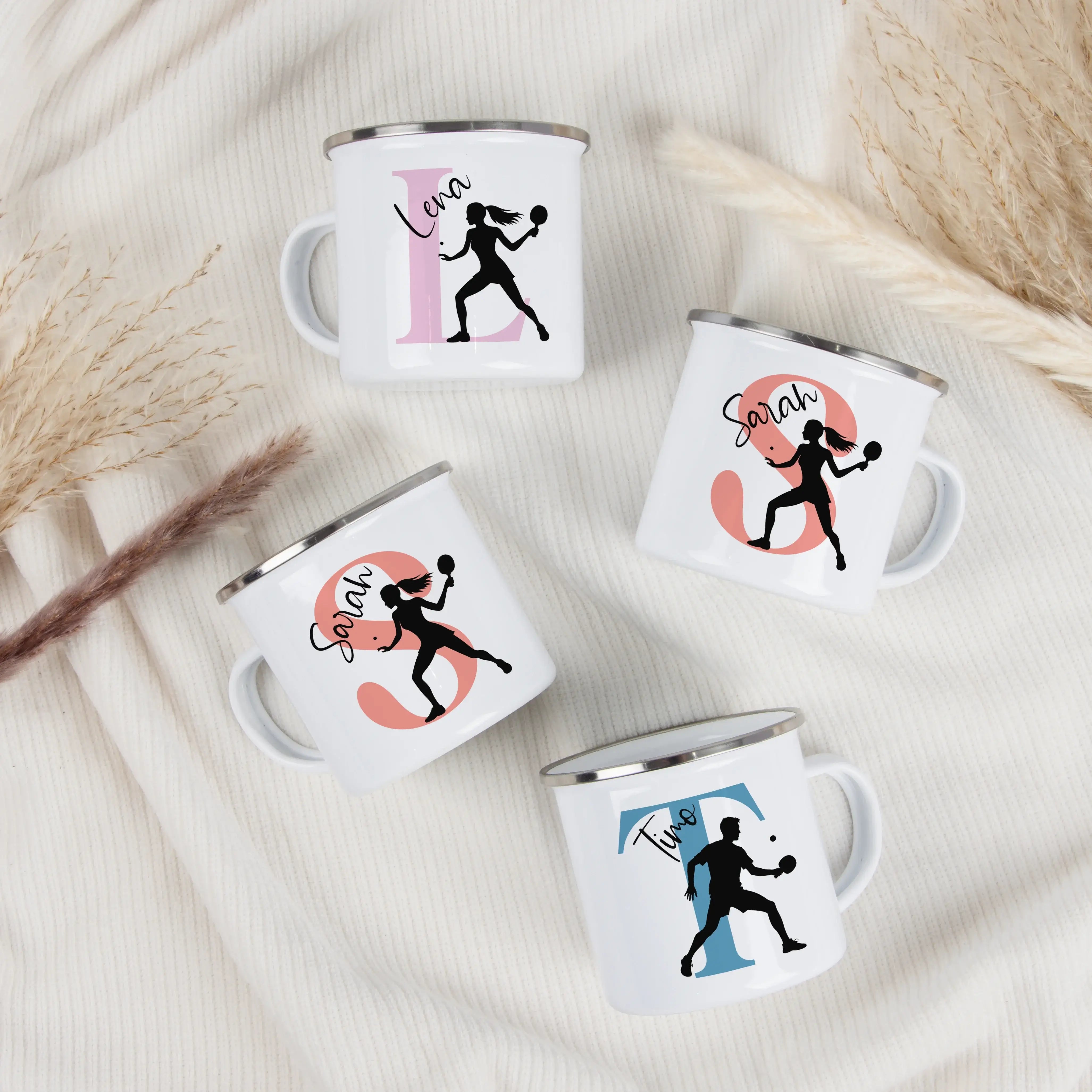 Emaille Tasse mit Namen Tischtennis-Emaille Tasse-famprints-Die Emaille Tasse mit Namen Tischtennis von famprints ist genau das Richtige, wenn du ein persönliches Geschenk für Tischtennis-Fans suchst oder dir selbst eine individuelle Tasse gestalten möcht