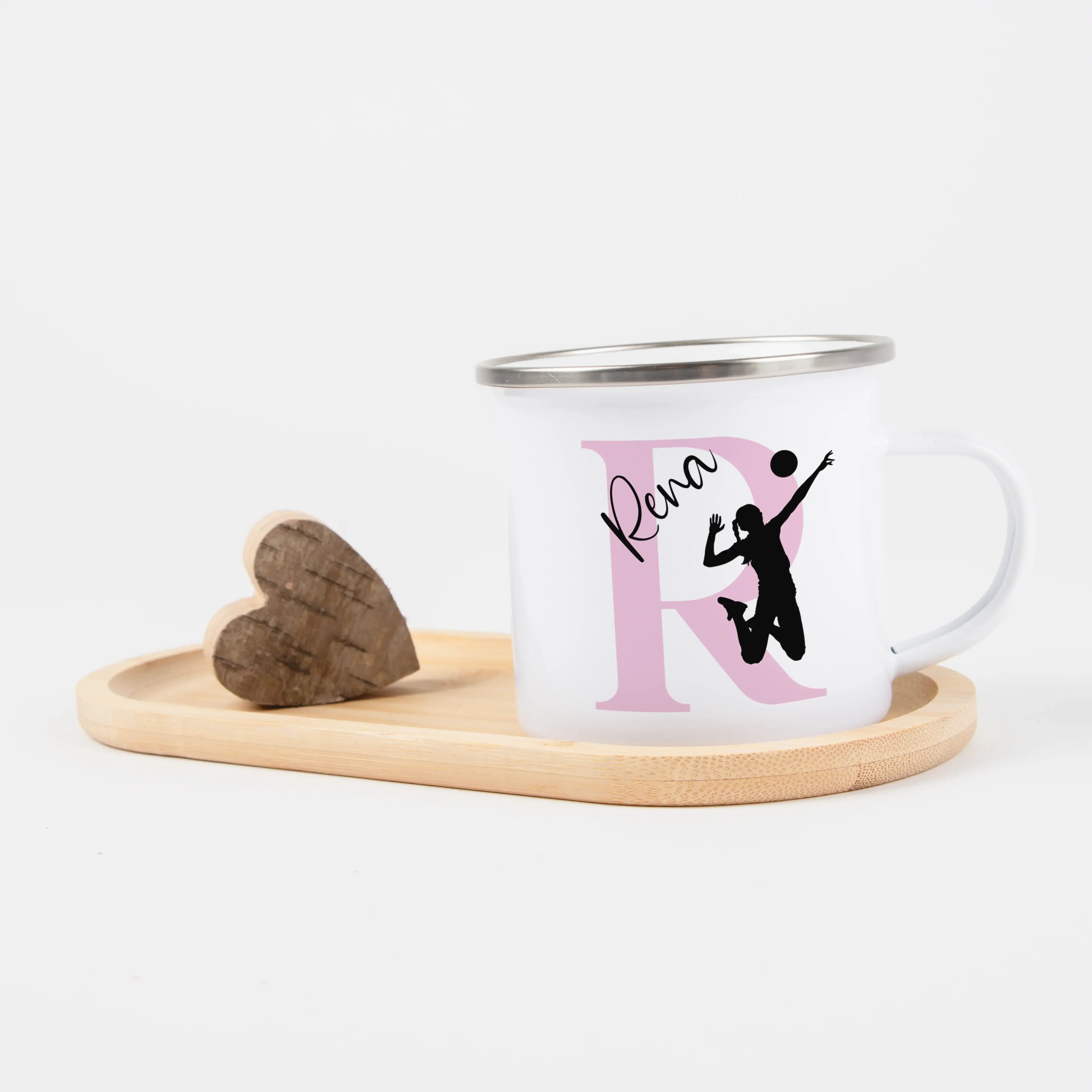 Emaille Tasse mit Namen Volleyball-Emaille Tasse-famprints-Mit der Emaille Tasse mit Namen Volleyball von famprints holst du dir ein persönliches Highlight für Pausen am Spielfeldrand oder gemütliche Momente zu Hause. Dein Wunschname kombiniert mit initia