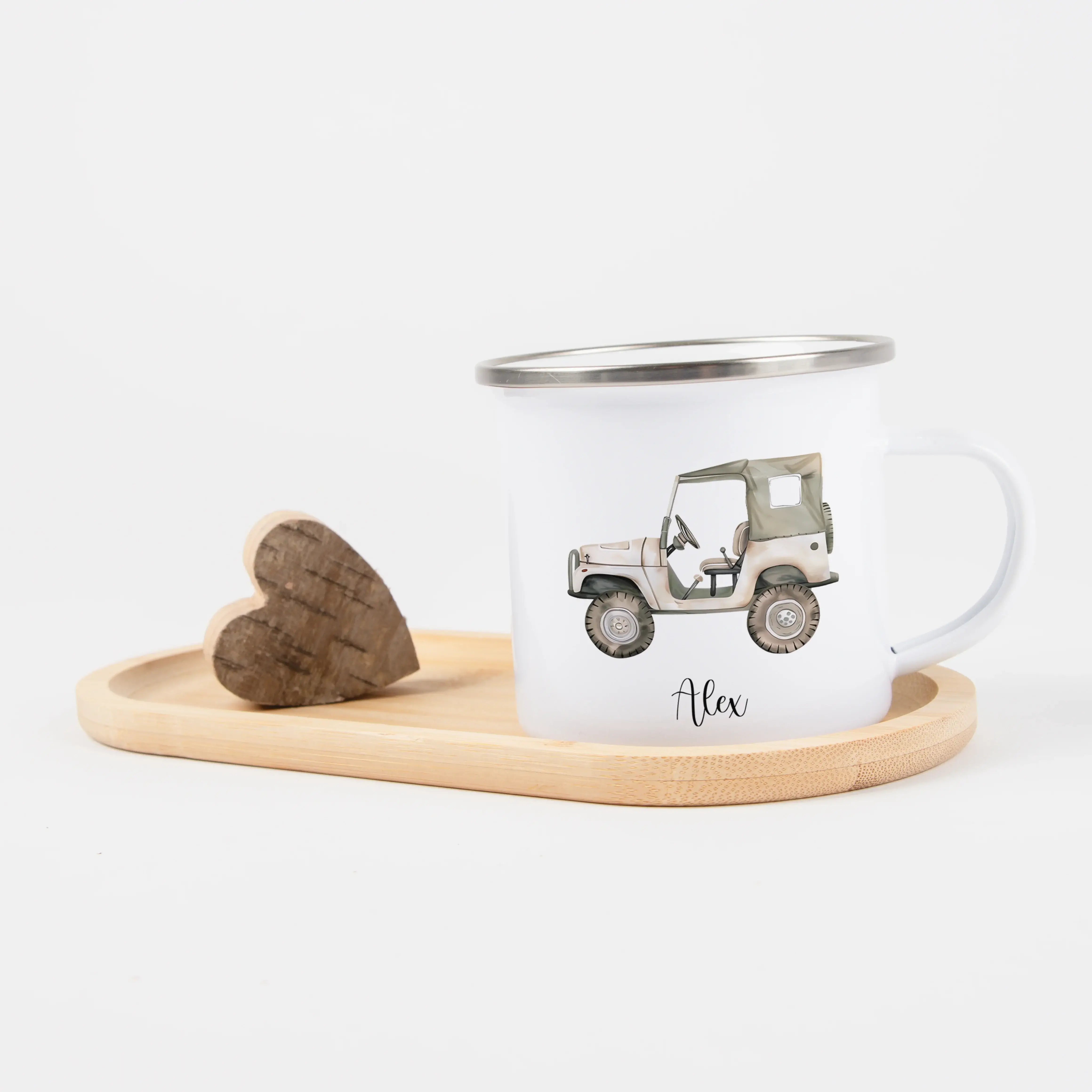 Emaille Tasse Jeep-Emaille Tasse-famprints-Die Emaille Tasse Jeep von famprints ist genau das Richtige, wenn du ein persönliches Geschenk suchst, das im Alltag genutzt wird und trotzdem etwas Besonderes ist. Das liebevoll gestaltete Jeep-Motiv erinnert an