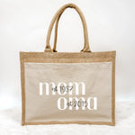 Jutetasche MOM + OMA - Jutetasche - famprints - Suchst du ein persönliches Geschenk für deine Mama oder Oma? Unsere Jutetasche MOM + OMA ist genau das Richtige! Du kannst die Tasche mit den Jahreszahlen personalisieren, wann deine Mama Mama wurde und wann