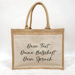 Jutetasche Eigener Spruch - Jutetasche - famprints - Entdecke die Jutetasche Eigener Spruch – dein persönlicher Begleiter für jeden Tag! Gestalte deine Jutetasche ganz nach deinem Geschmack und verewige deinen Lieblingsspruch, eine besondere Botschaft ode