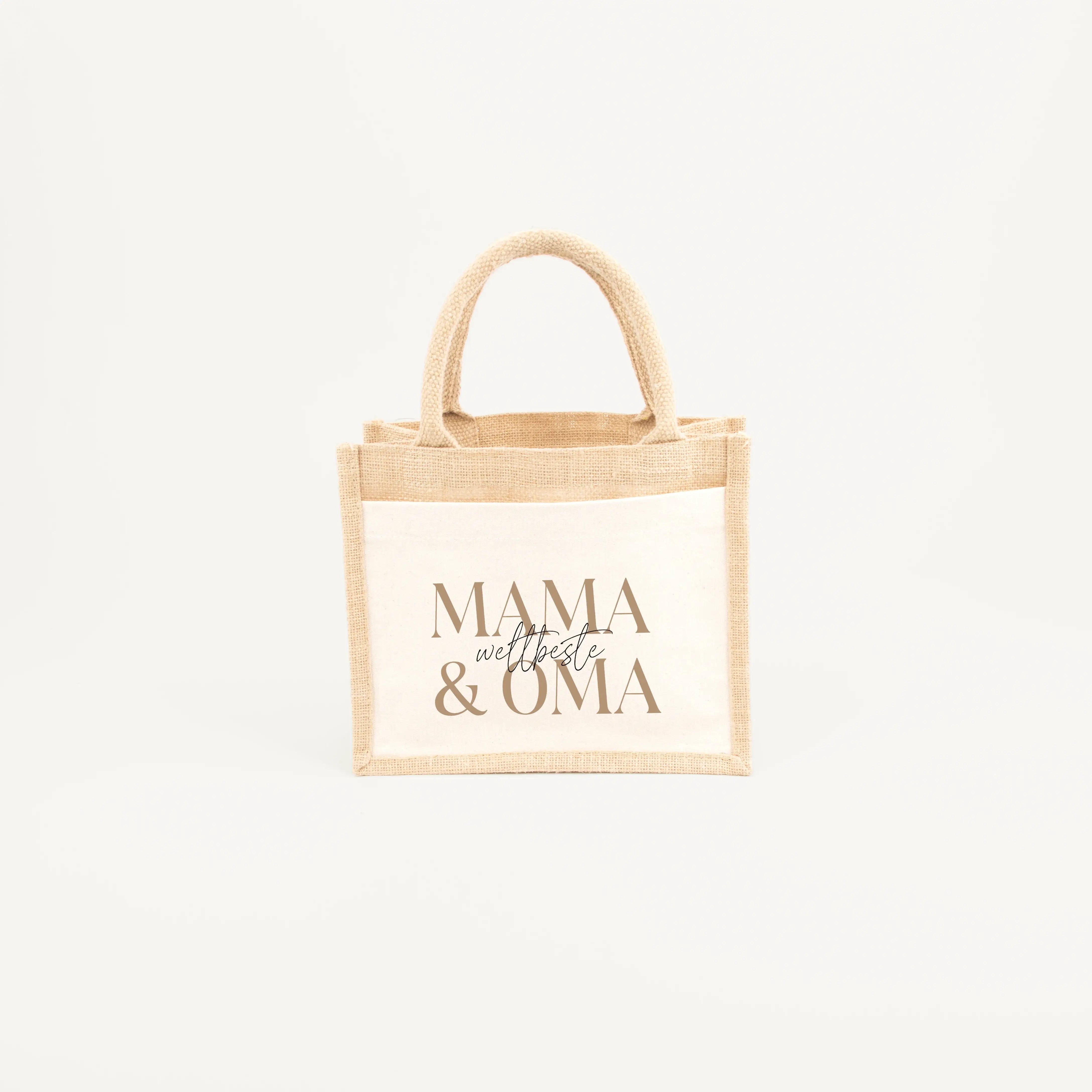 Jutetasche beste Mama + Oma-Jutetasche-famprints-Diese Jutetasche beste Mama + Oma ist ein liebevolles Statement für Frauen, die beides sind und genau dafür geschätzt werden. Ob im Alltag, beim Einkaufen oder als stilvolle Begleitung unterwegs – die Tasch