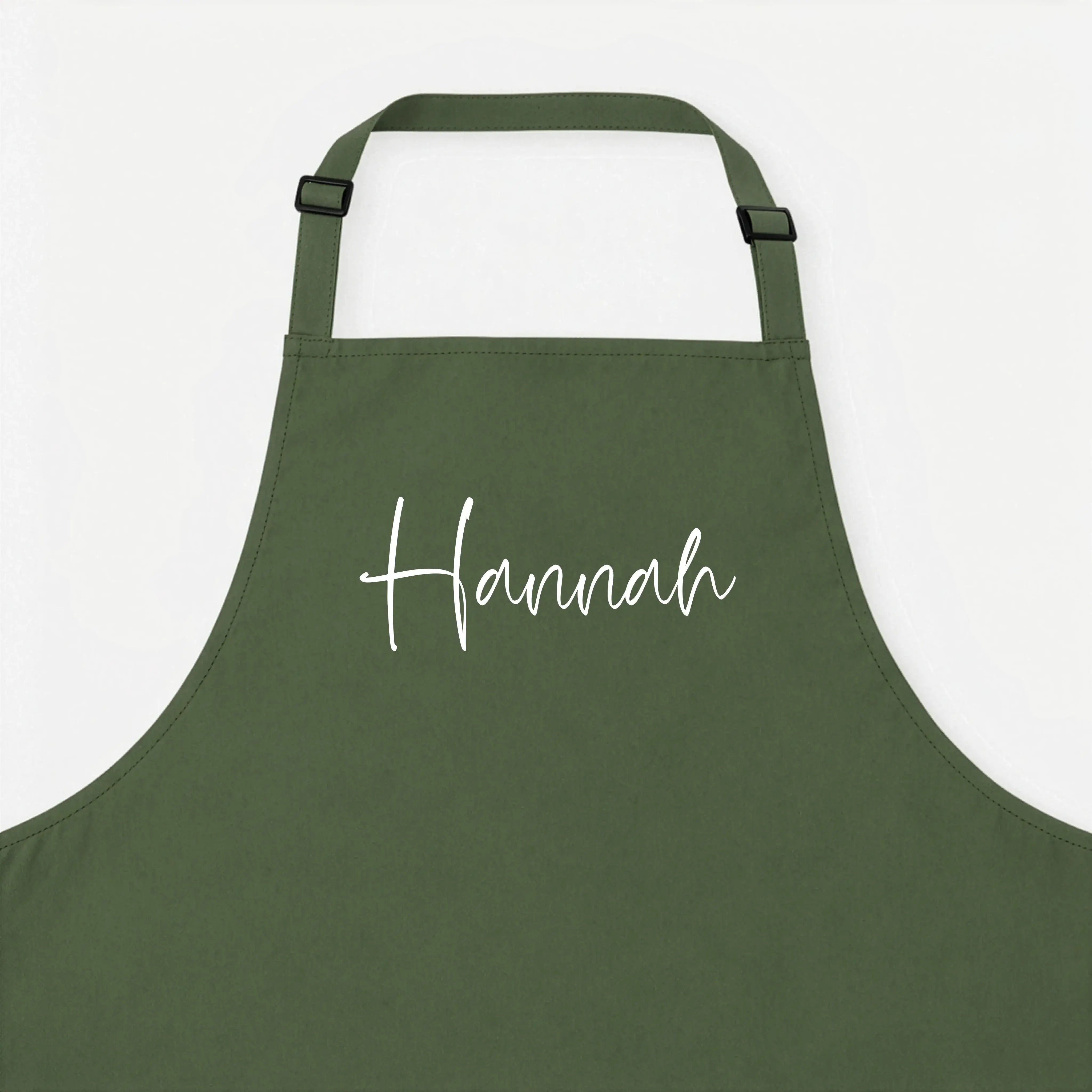 Kochschürze mit Namen-Kochschürze-famprints-Eine Kochschürze mit Namen macht aus jedem Kochmoment etwas Persönliches. Bei famprints gestaltest du deine personalisierte Kochschürze genau so, wie sie zu dir oder zur beschenkten Person passt. Ob dezente Schr