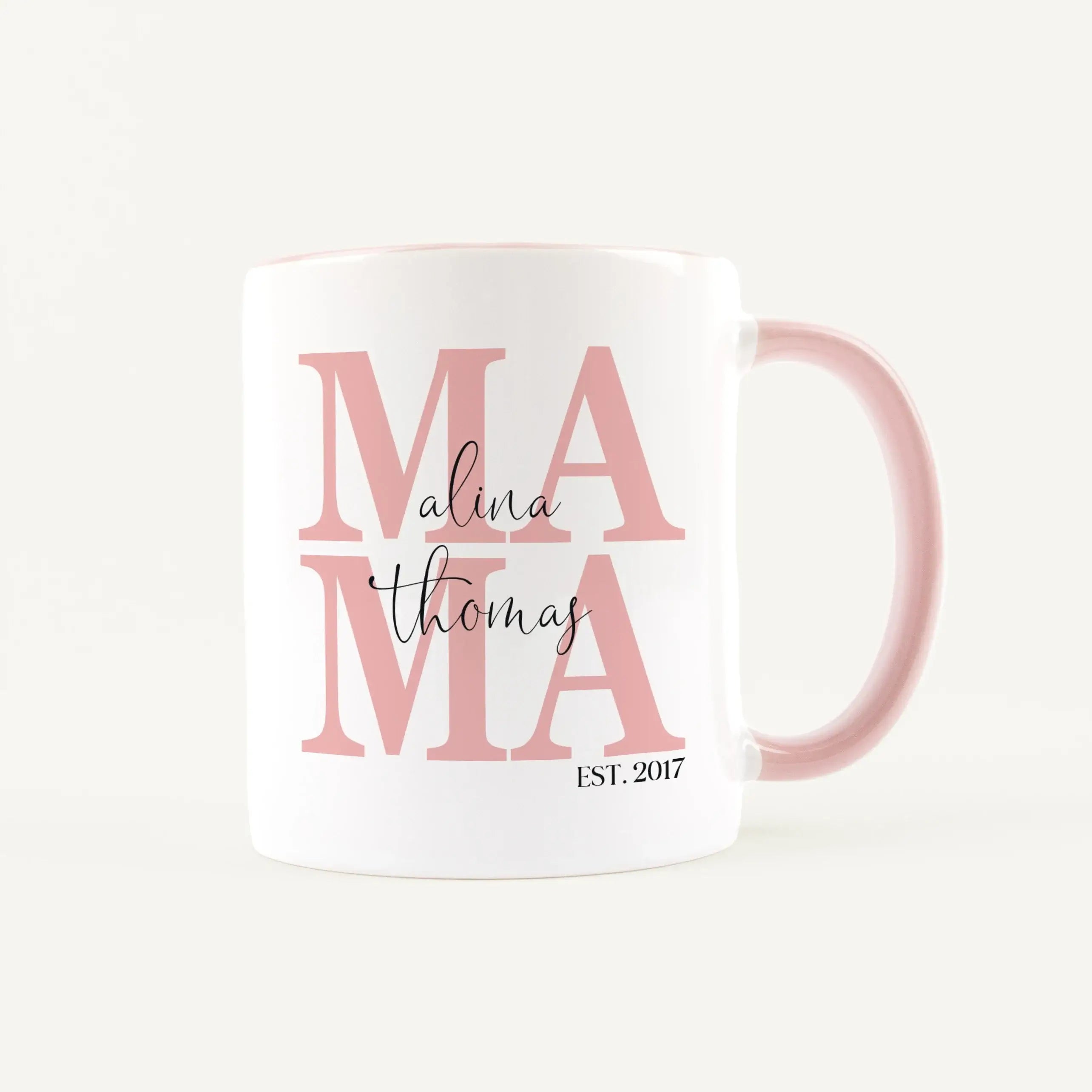 Tasse Mama seit-Keramik Tasse-famprints-Entdecke die perfekte Tasse für jede Mama – ein liebevolles Geschenk, das Freude und Emotionen vereint. Mit der personalisierten Keramik Tasse „Mama seit“ bringst du nicht nur ein Lächeln auf ihr Gesicht, sondern sc