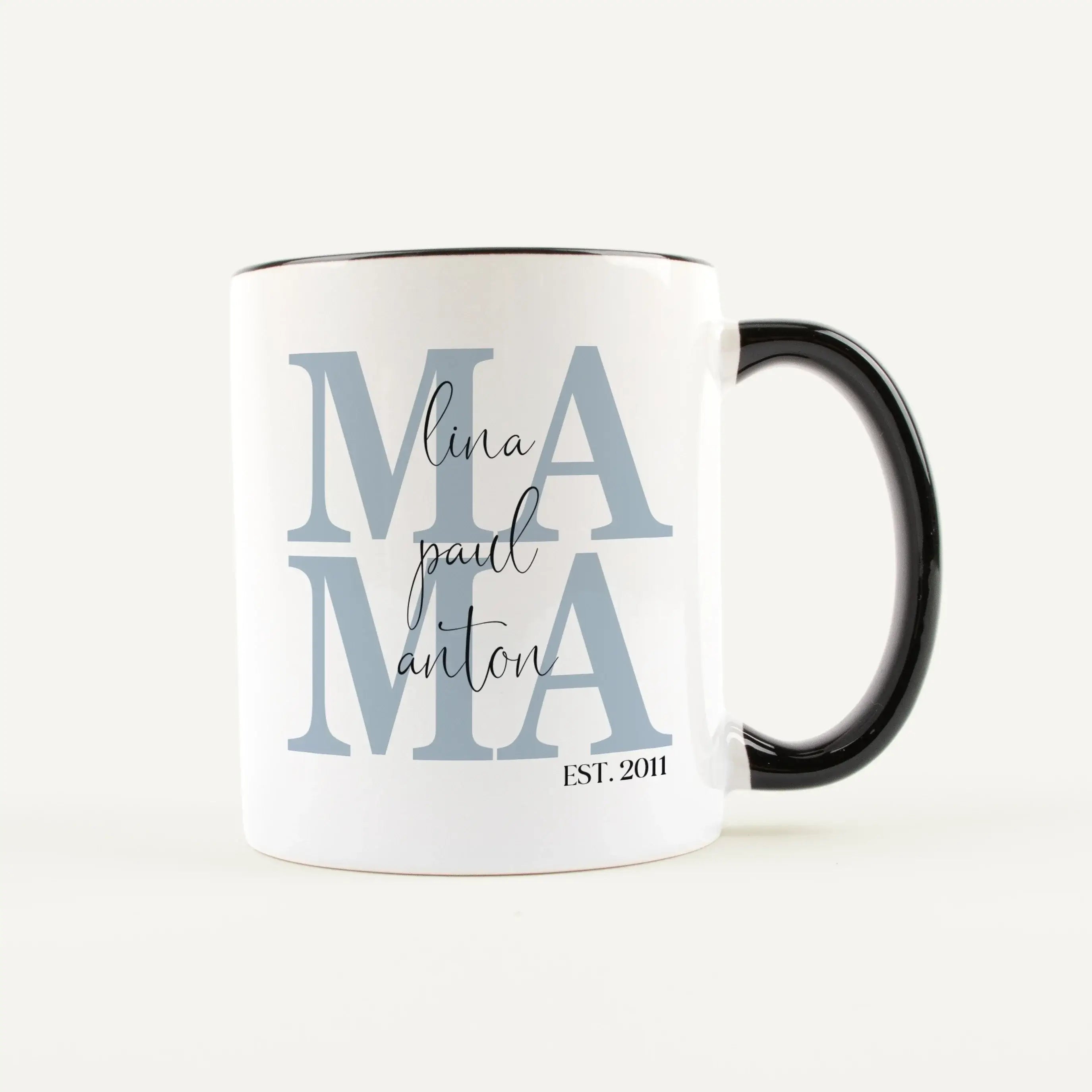 Tasse Mama seit-Keramik Tasse-famprints-Entdecke die perfekte Tasse für jede Mama – ein liebevolles Geschenk, das Freude und Emotionen vereint. Mit der personalisierten Keramik Tasse „Mama seit“ bringst du nicht nur ein Lächeln auf ihr Gesicht, sondern sc