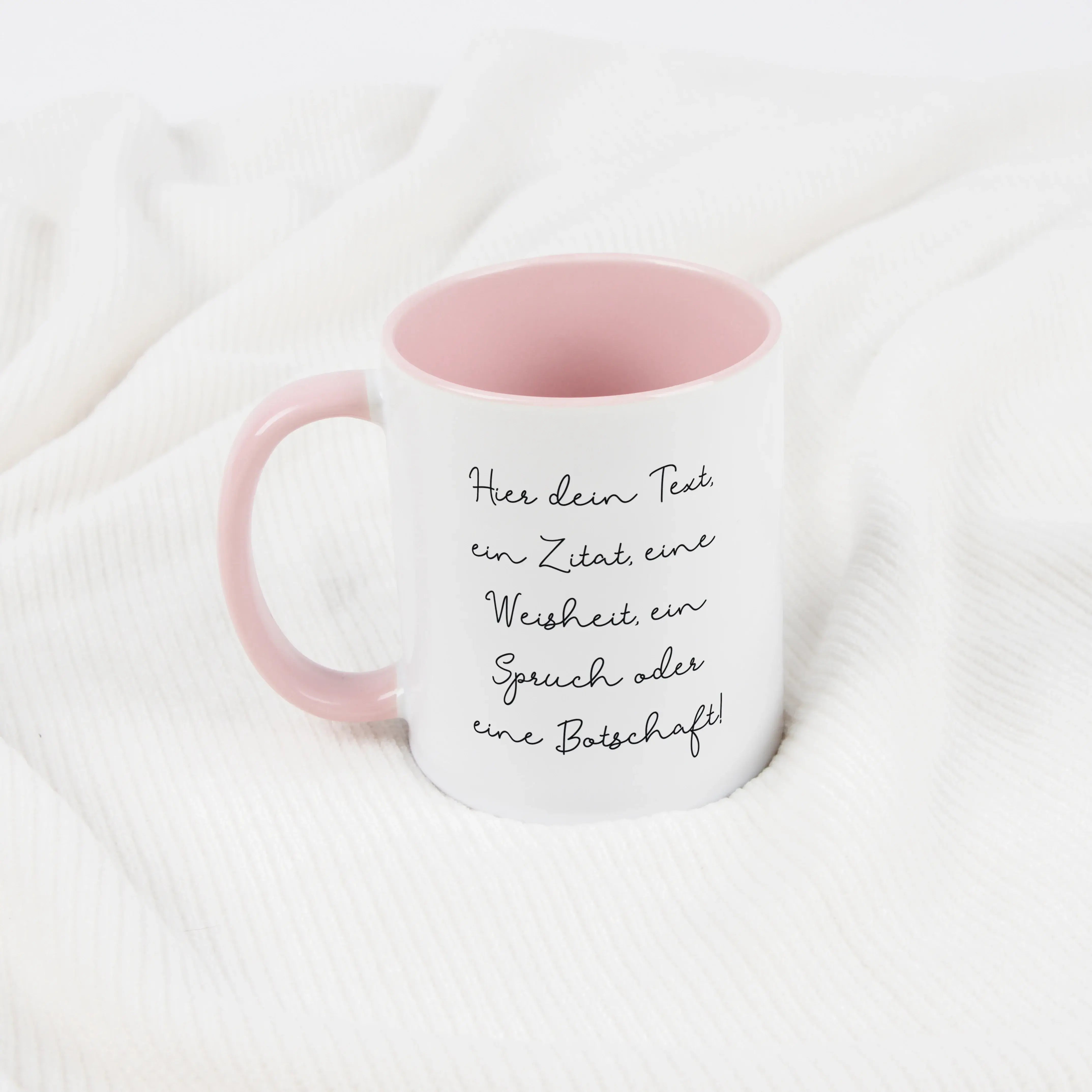 Tasse mit Text-Keramik Tasse-famprints-Tasse mit Text von famprints ist mehr als nur ein Becher für Kaffee oder Tee. Du gestaltest sie mit deinem eigenen Spruch, Namen oder einer persönlichen Botschaft und machst daraus ein echtes Unikat. Ob liebevolle Wo