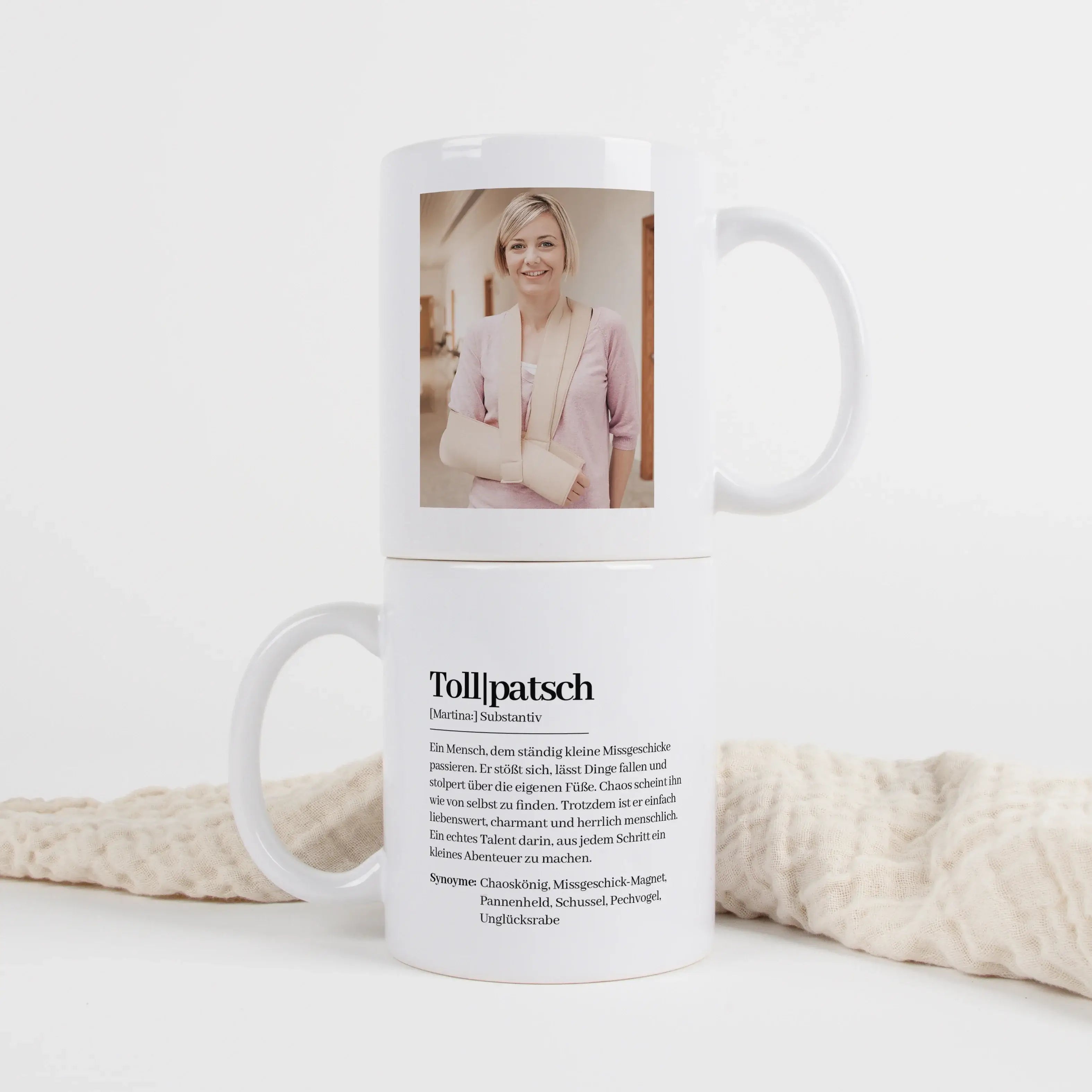 Tasse Definition Tollpatsch-Keramik Tasse-Keramik Tasse-Die Tasse Definition Tollpatsch ist eine liebevolle und witzige Geschenkidee für Menschen, bei denen im Alltag gern mal etwas daneben geht. Im Stil eines kleinen Wörterbuch Eintrags beschreibt das De