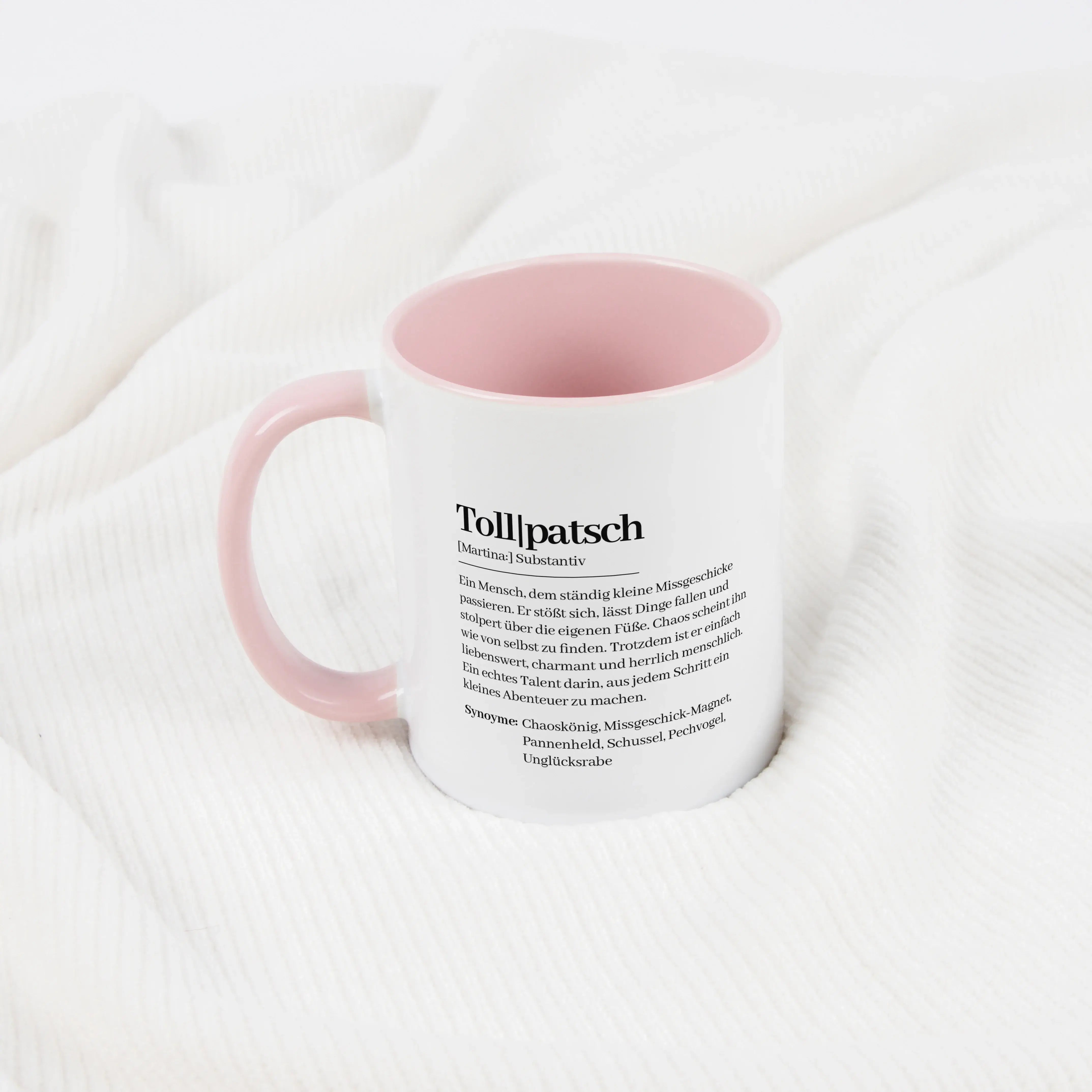 Tasse Definition Tollpatsch-Keramik Tasse-Keramik Tasse-Die Tasse Definition Tollpatsch ist eine liebevolle und witzige Geschenkidee für Menschen, bei denen im Alltag gern mal etwas daneben geht. Im Stil eines kleinen Wörterbuch Eintrags beschreibt das De