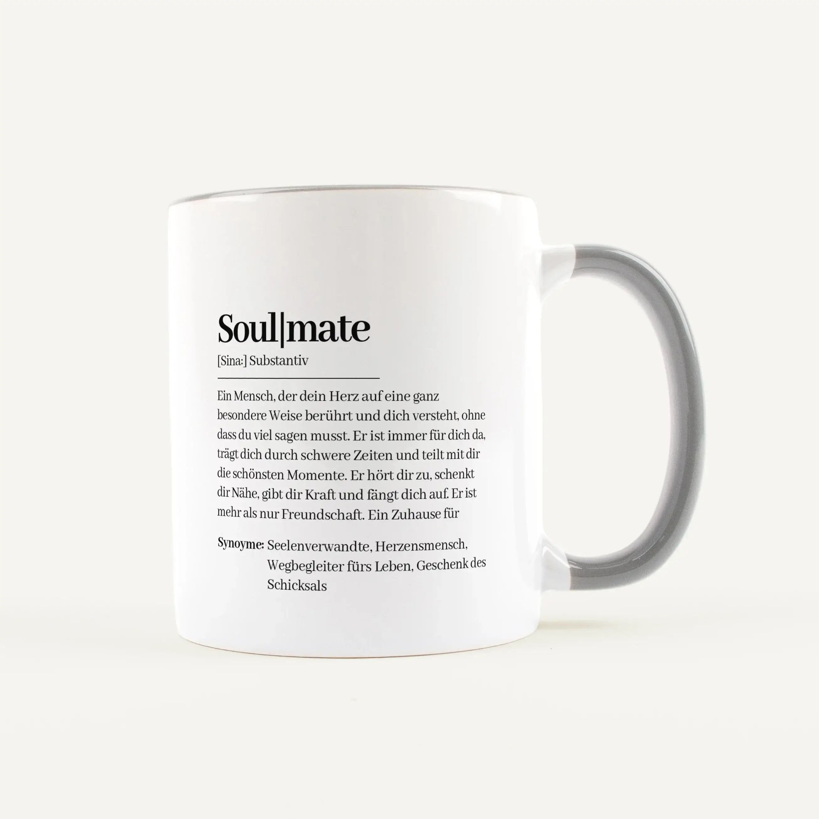 Tasse Definition Soulmate-Keramik Tasse-famprints-Die Tasse Definition Soulmate ist mehr als nur eine Tasse für Kaffee oder Tee. Sie ist eine kleine Liebeserklärung für einen Menschen, der dein Herz auf besondere Weise berührt. Die Definition im Duden Sti