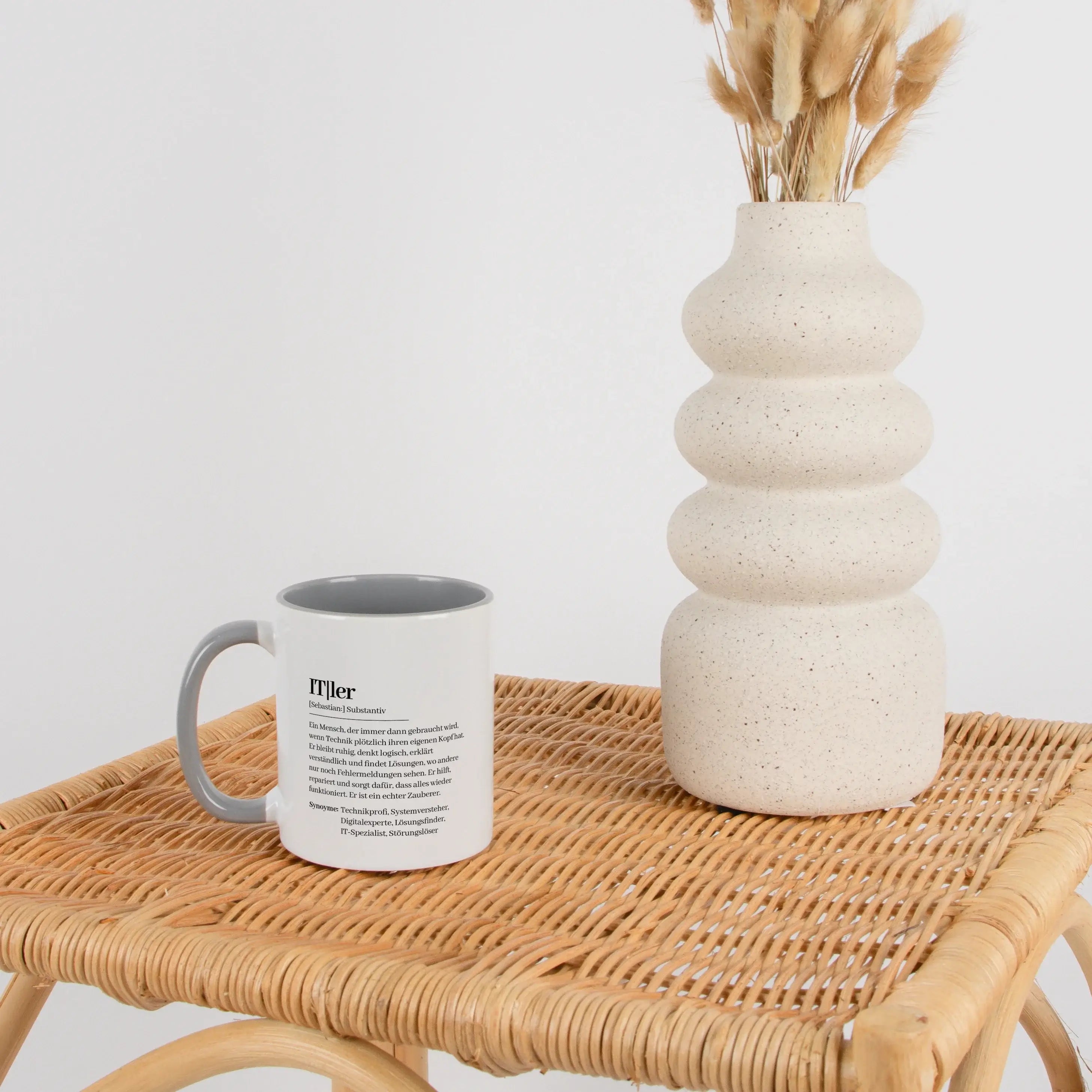 Tasse Definition ITler-Keramik Tasse-famprints-Diese Tasse Definition ITler ist für Menschen gemacht, die bei WLAN Problem, Druckerfehler oder Systemabsturz nicht die Nerven verlieren, sondern direkt nach einer Lösung suchen. Das Motiv im Duden Stil triff