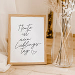 Motivationsposter 'Lieblingstag'-famprints-Poster-Gib jedem Tag die Chance dein Bester zu sein! Gesagt, getan! Auf unserem Motivationsposter 'Lieblingstag' befindet sich mit einer schwungvollen schwarzen Handschrift der Schriftzug 'Heute ist mein Liebling