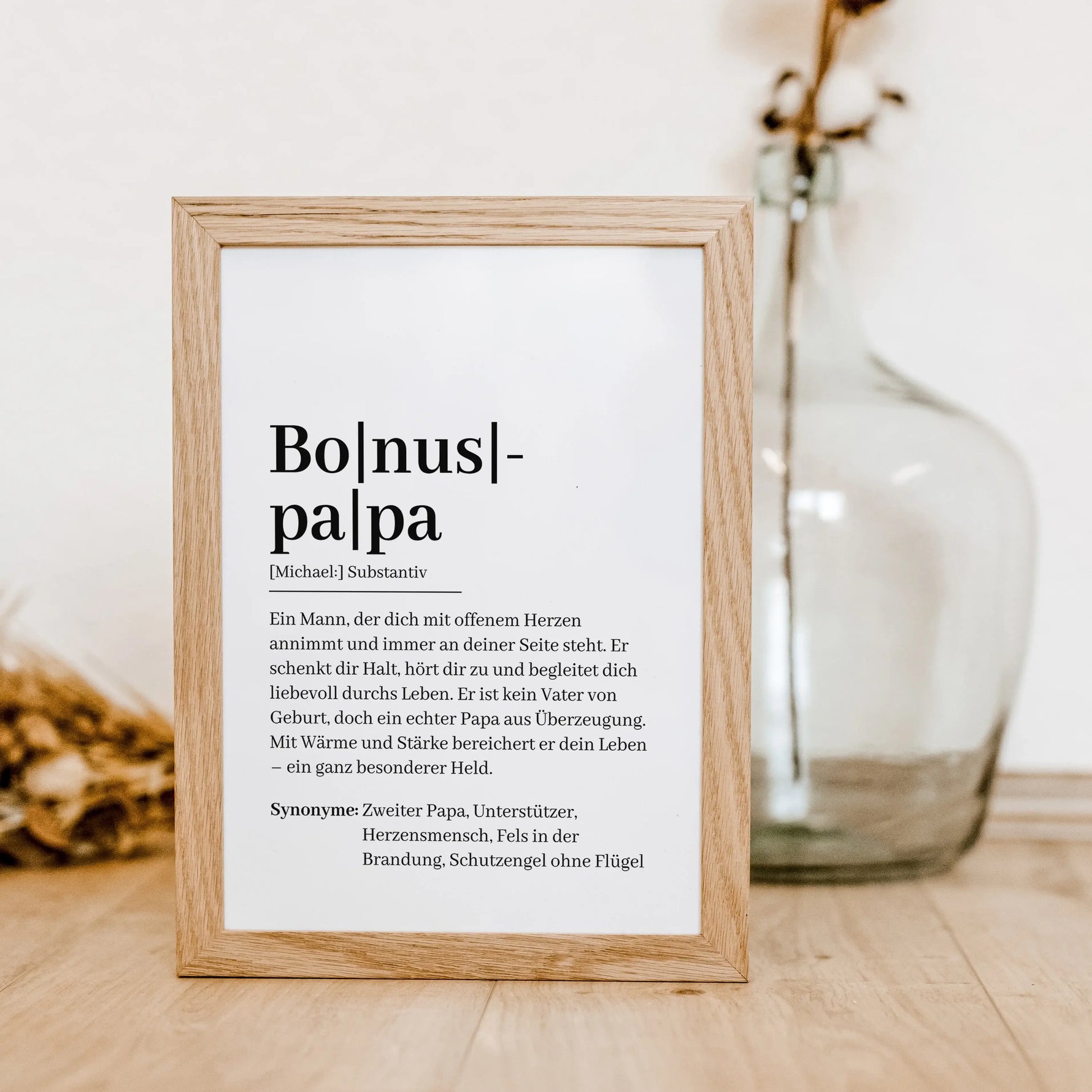 Bonuspapa Definition Poster-famprints-Personalisiertes Poster-Suchst du ein besonderes Geschenk für deinen Bonuspapa? Unser Bonuspapa Definition Poster zeigt auf liebevolle und wertschätzende Weise, was einen Bonuspapa ausmacht. Du kannst das Poster indiv
