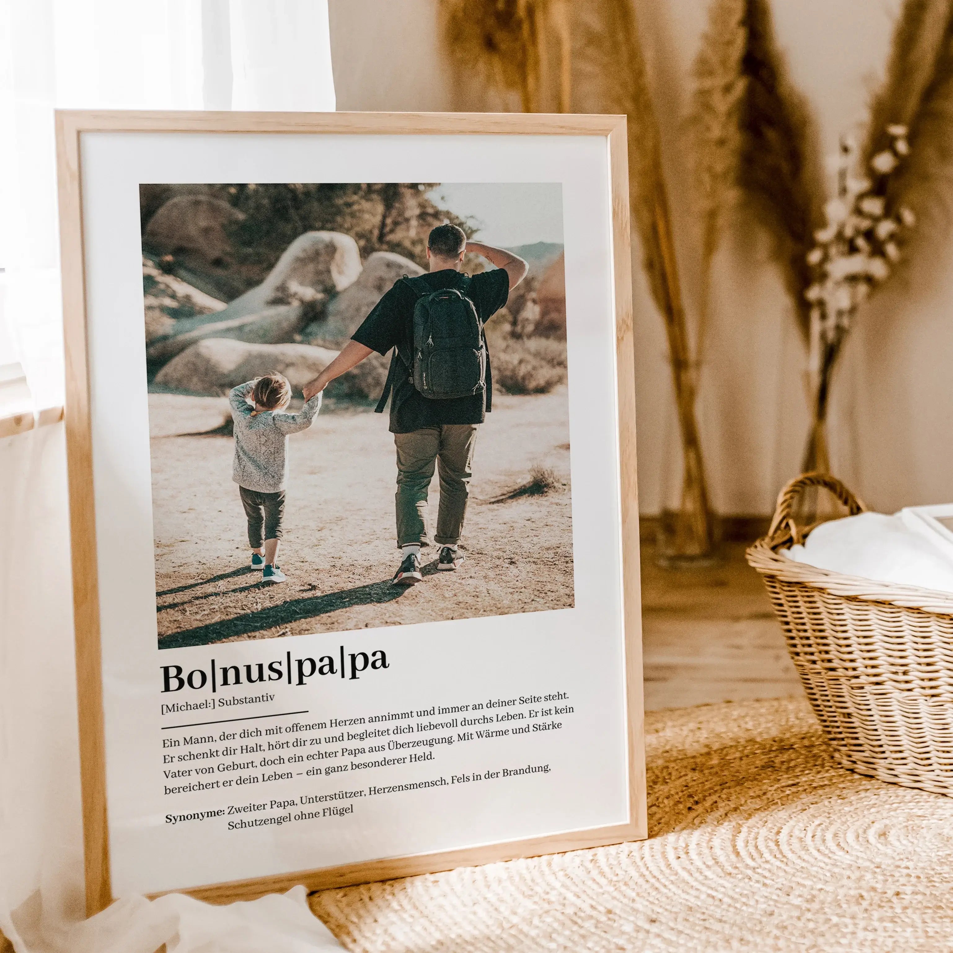 Bonuspapa Definition Poster mit Foto-famprints-Personalisiertes Poster-Suchst du ein einzigartiges Geschenk für deinen Bonuspapa? Unser Bonuspapa Definition Poster mit Foto ist eine liebevolle Art, deinem Bonuspapa zu zeigen, wie besonders er für dich ist