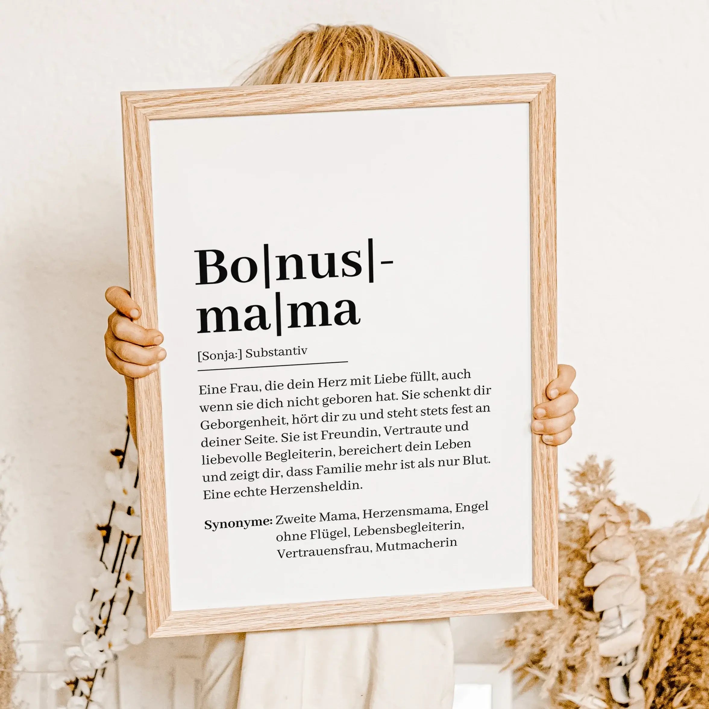 Bonusmama Definition Poster-famprints-Personalisiertes Poster-Suchst du nach einem besonderen Geschenk für deine Bonusmama? Unser Bonusmama Definition Poster ist genau das Richtige! Dieses liebevoll gestaltete Poster zeigt auf einzigartige Weise, was eine