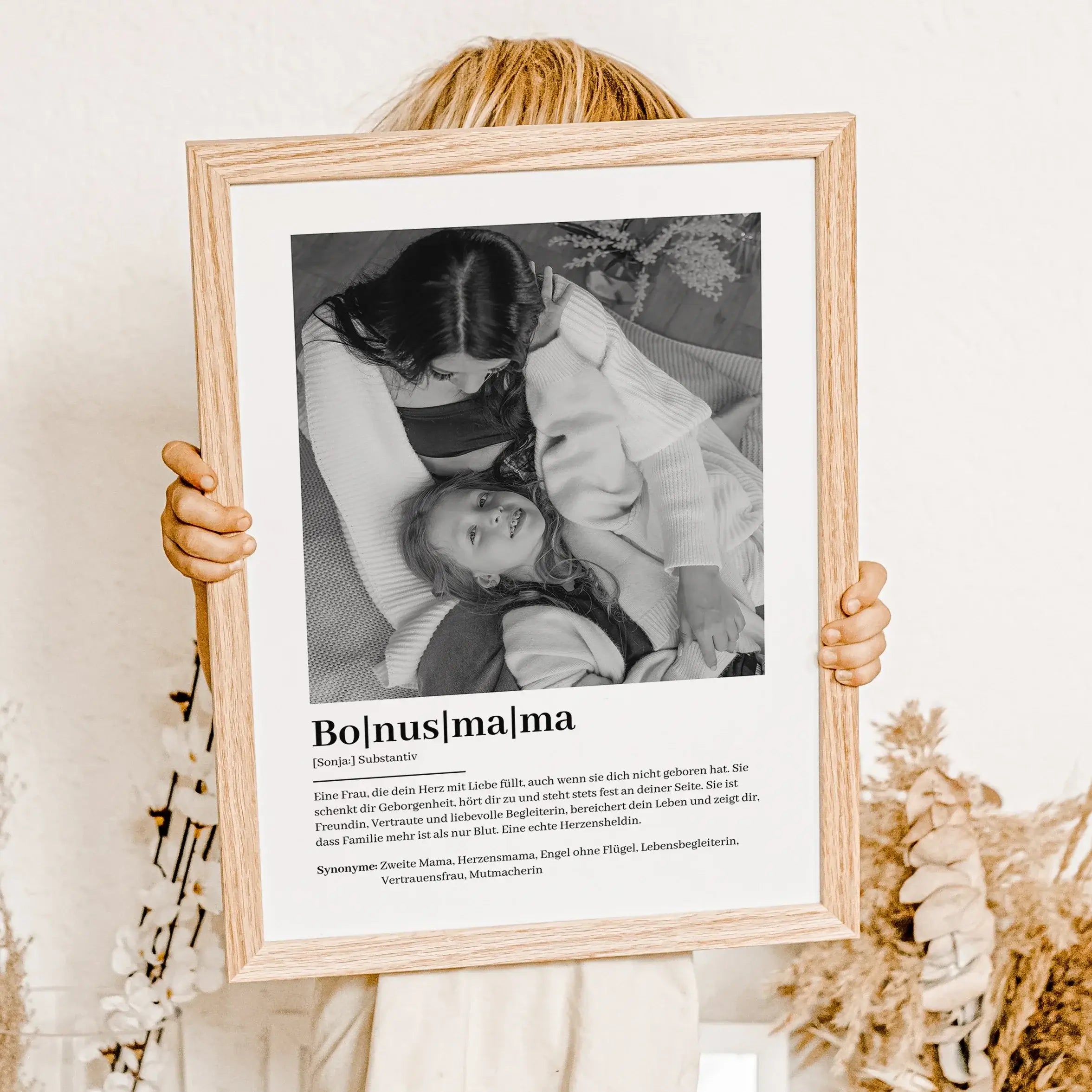 Bonusmama Definition Poster mit Foto-famprints-Personalisiertes Poster-Suchst du nach einem besonderen Geschenk für deine Bonusmama? Unser Bonusmama Definition Poster mit Foto ist die perfekte Wahl! Dieses liebevoll gestaltete Poster zeigt auf einzigartig