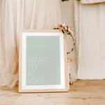 Poster 'Want to kiss'-famprints-Poster-Auf dem Poster Liebe 'Want to kiss' findest du den Schriftzug 'Want to kiss' - In manchen Situationen könnte man seinem Liebsten aber den Hals umdrehen, daher findest du für die Buchstaben S die beiden Platzhalter. D
