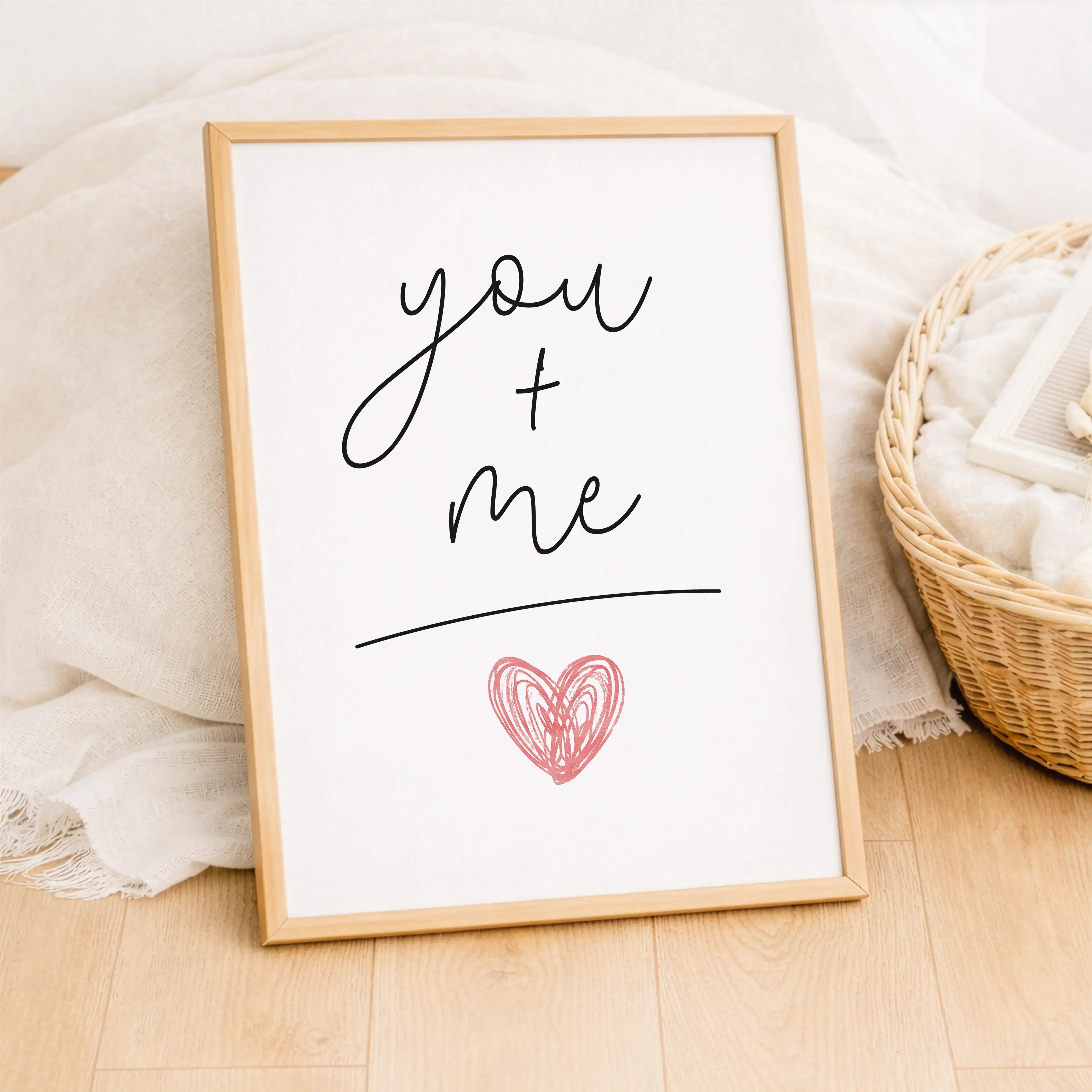Poster 'You and me'-Poster-famprints-Das Poster You and me ist eine moderne Art, eure Verbindung sichtbar zu machen. Das minimalistische Design mit handschriftlichem Look passt sich ruhig und stilvoll jedem Raum an und wird schnell zu einem festen Teil eu