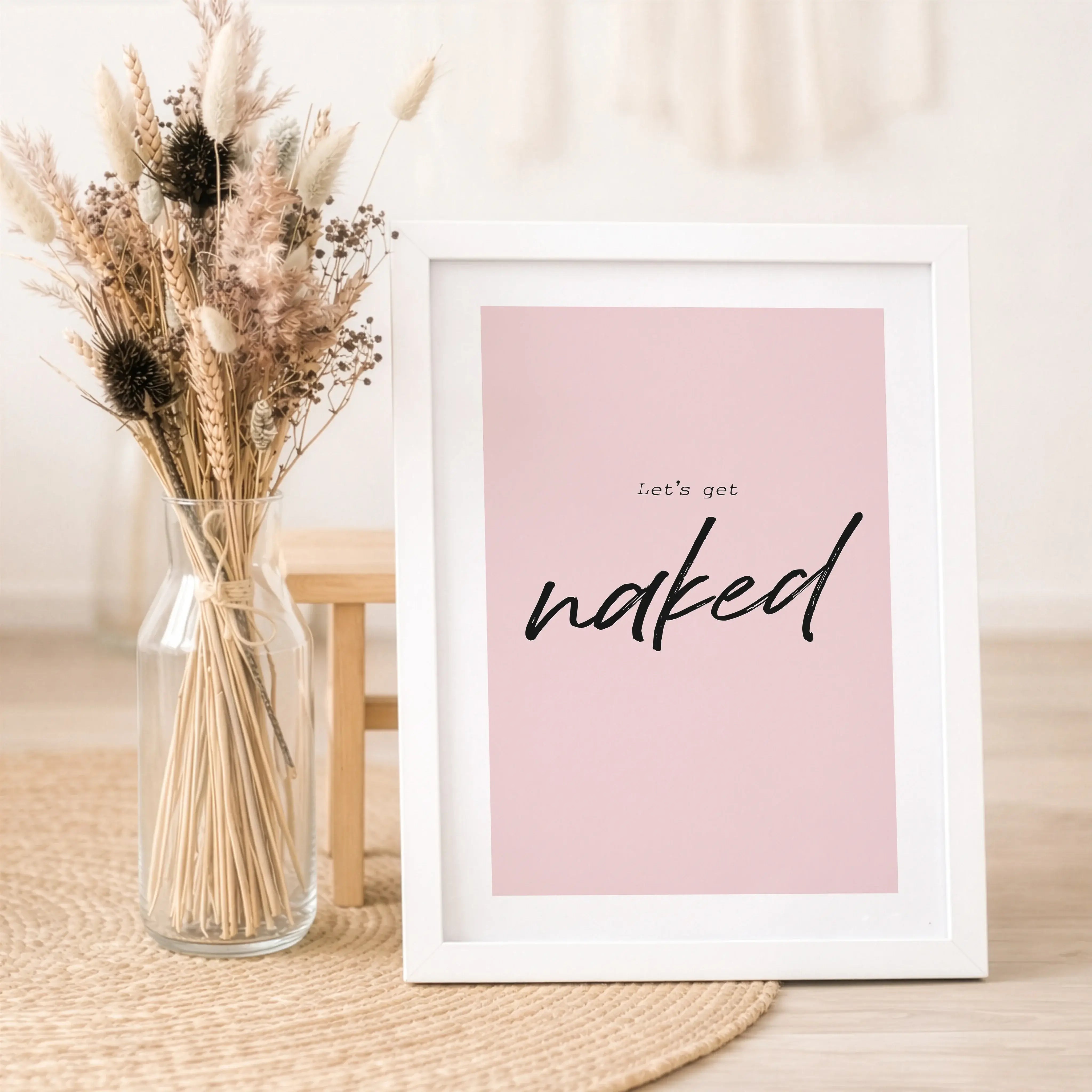 Poster 'lets get naked'-Poster-famprints-Das Poster „lets get naked“ ist ein moderner Hingucker für dein Badezimmer, Schlafzimmer oder Gäste-WC und bringt mit klarer Botschaft und reduziertem Design genau den richtigen Ton in deine Räume. Der minimalistis