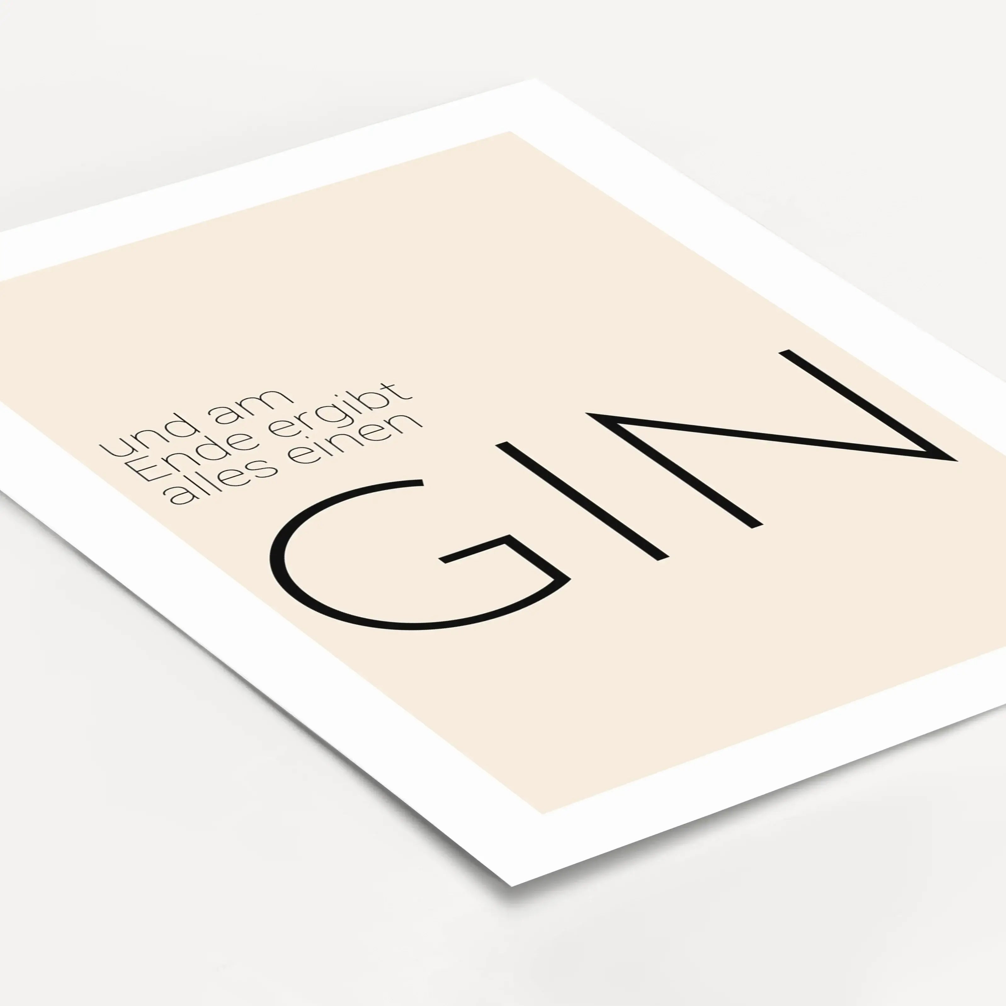 Gin Poster 'Ende'-Poster-famprints-Das Gin Poster Ende ist genau das Richtige für alle, die Humor, Design und ihre Liebe zu Gin stilvoll an die Wand bringen wollen. Der bekannte Spruch und am Ende ergibt alles einen Gin sorgt für ein Schmunzeln und macht