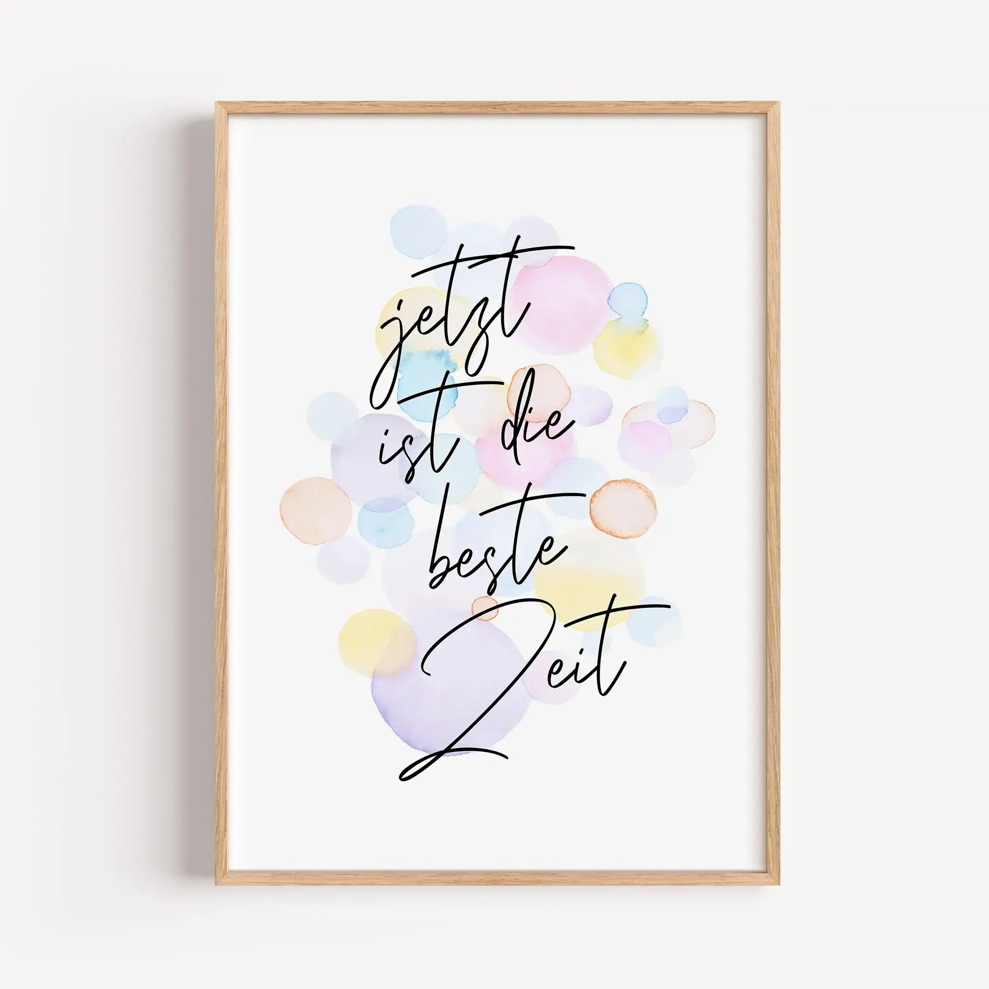 Poster 'Jetzt ist die beste Zeit'-famprints-Poster-Das 'Jetzt ist die beste Zeit' Kinder Poster zeigt wie toll die Kindheit doch ist. Unbeschwert spielen ohne sich Gedanken über etwas machen zu müssen. Auf dem Kinder Poster befindet sich der schwarze hand