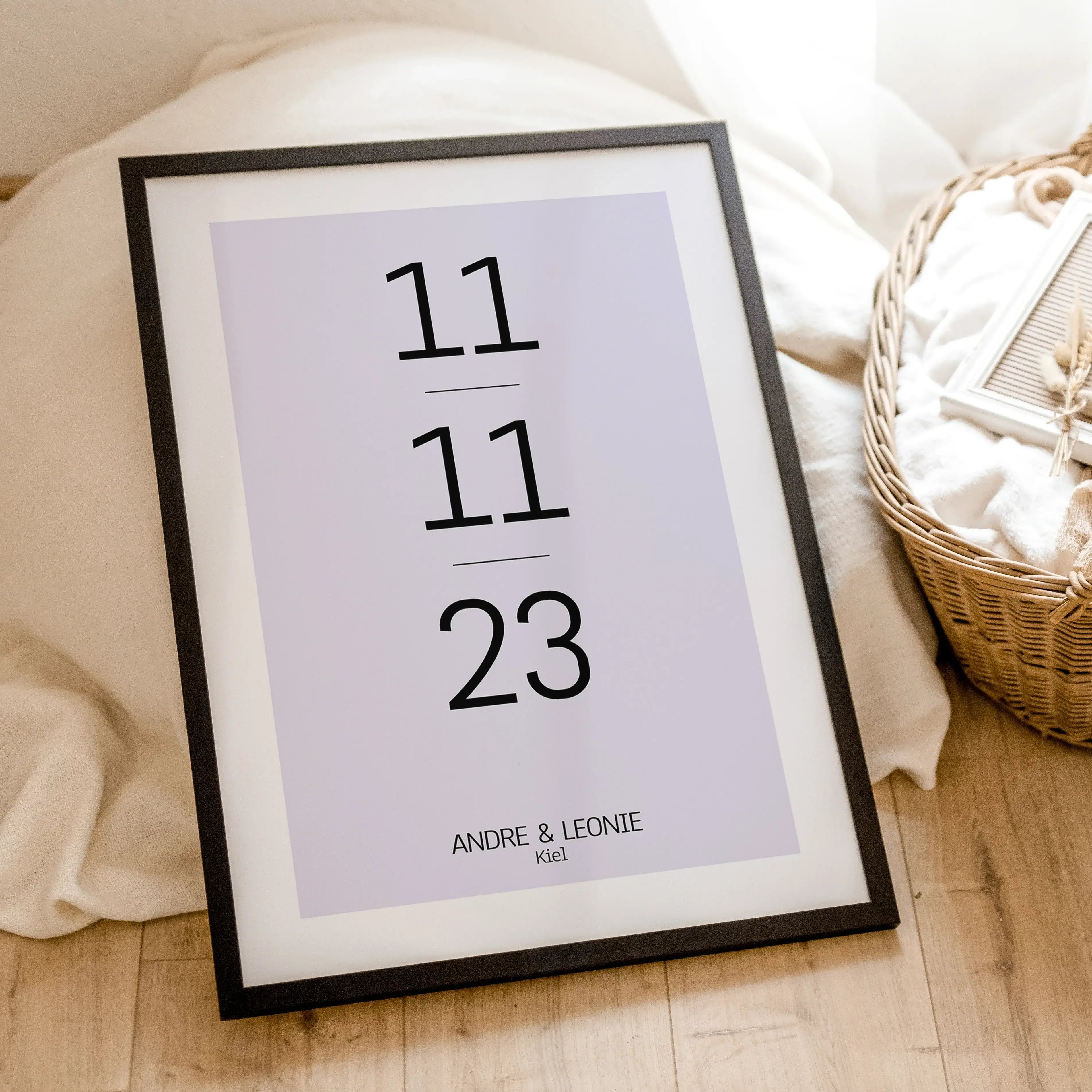 Datum Poster-famprints-Personalisiertes Poster-Unser Datum Poster ist das perfekte Geschenk für besondere Anlässe! Bringe dein wichtigstes Datum stilvoll an die Wand, sei es das erste Kennenlernen, der Hochzeitstag oder ein anderer bedeutender Tag. Person