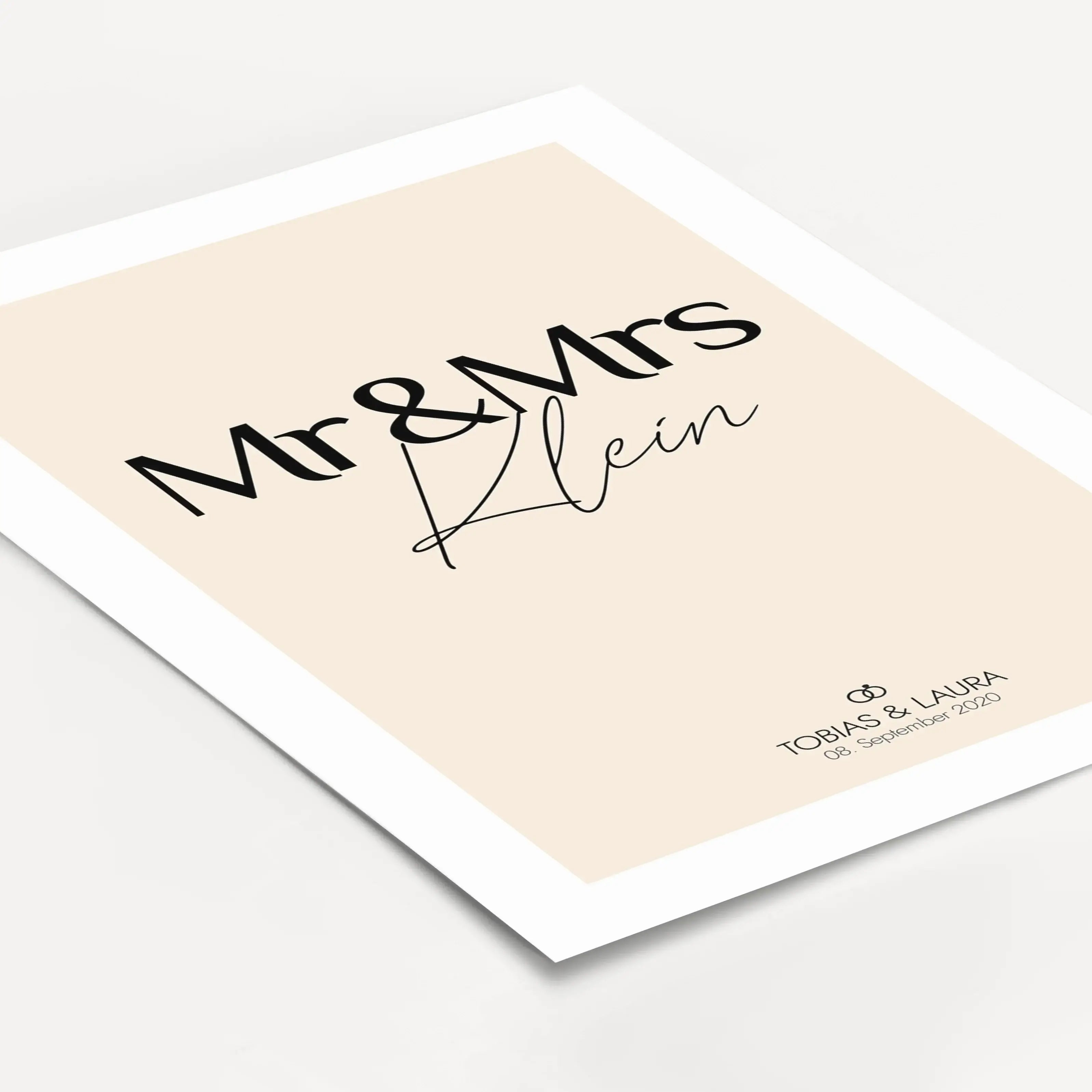 Hochzeit Poster Mr & Mrs-Personalisiertes Poster-famprints-Das Hochzeit Poster Mr & Mrs ist eine stilvolle Möglichkeit, eure Liebe sichtbar zu machen und euren großen Tag festzuhalten. Mit Namen, Datum oder einem persönlichen Zusatz wird aus dem Design ei