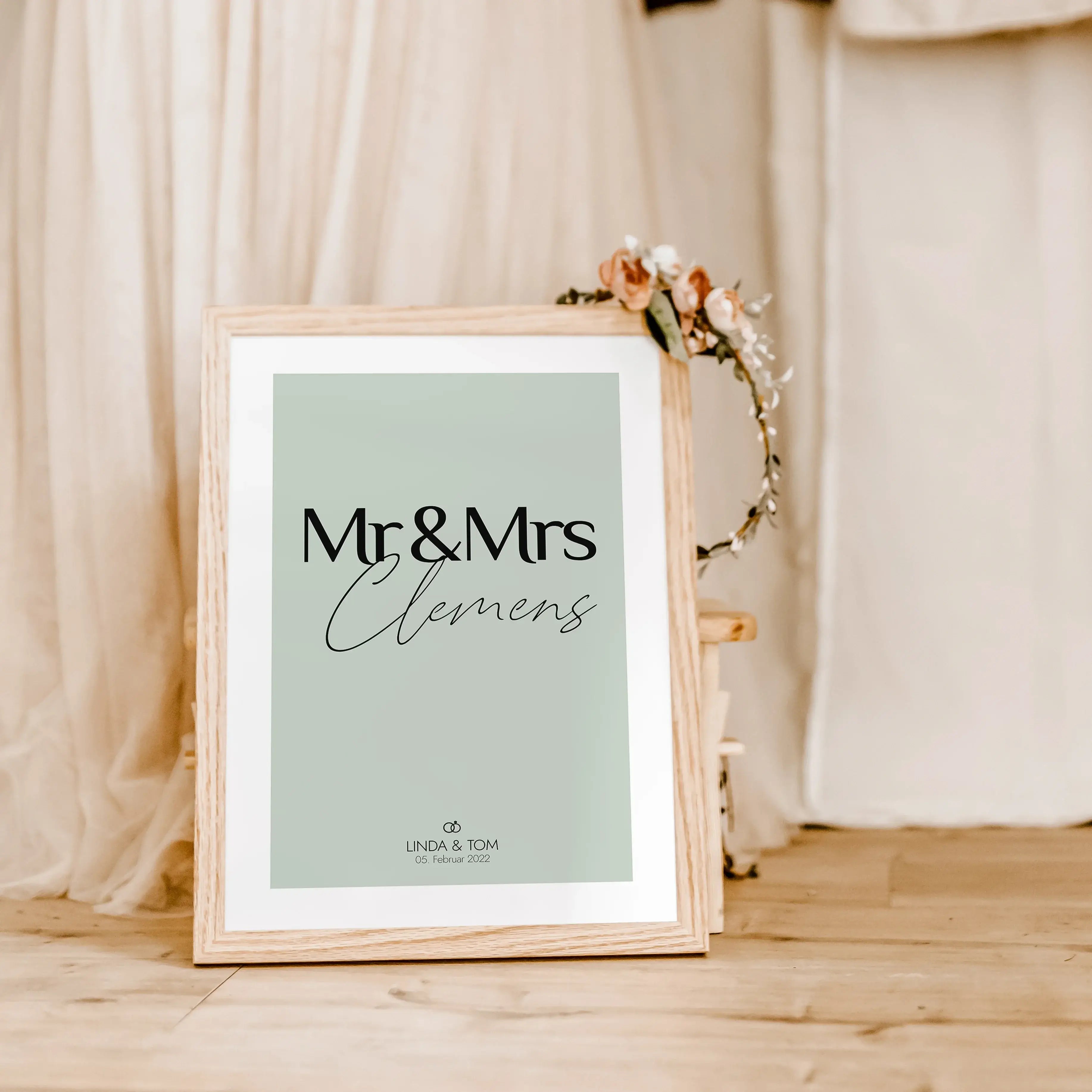 Hochzeit Poster Mr & Mrs-famprints-Personalisiertes Poster-Die perfekte Art, einen besonderen Tag immer in Erinnerung zu halten - das Hochzeit Poster Mr & Mrs. Gestalte dieses Poster mit deinem Wunschtext, z.B. euren Namen, dem Hochzeitsdatum, dem Hochzei
