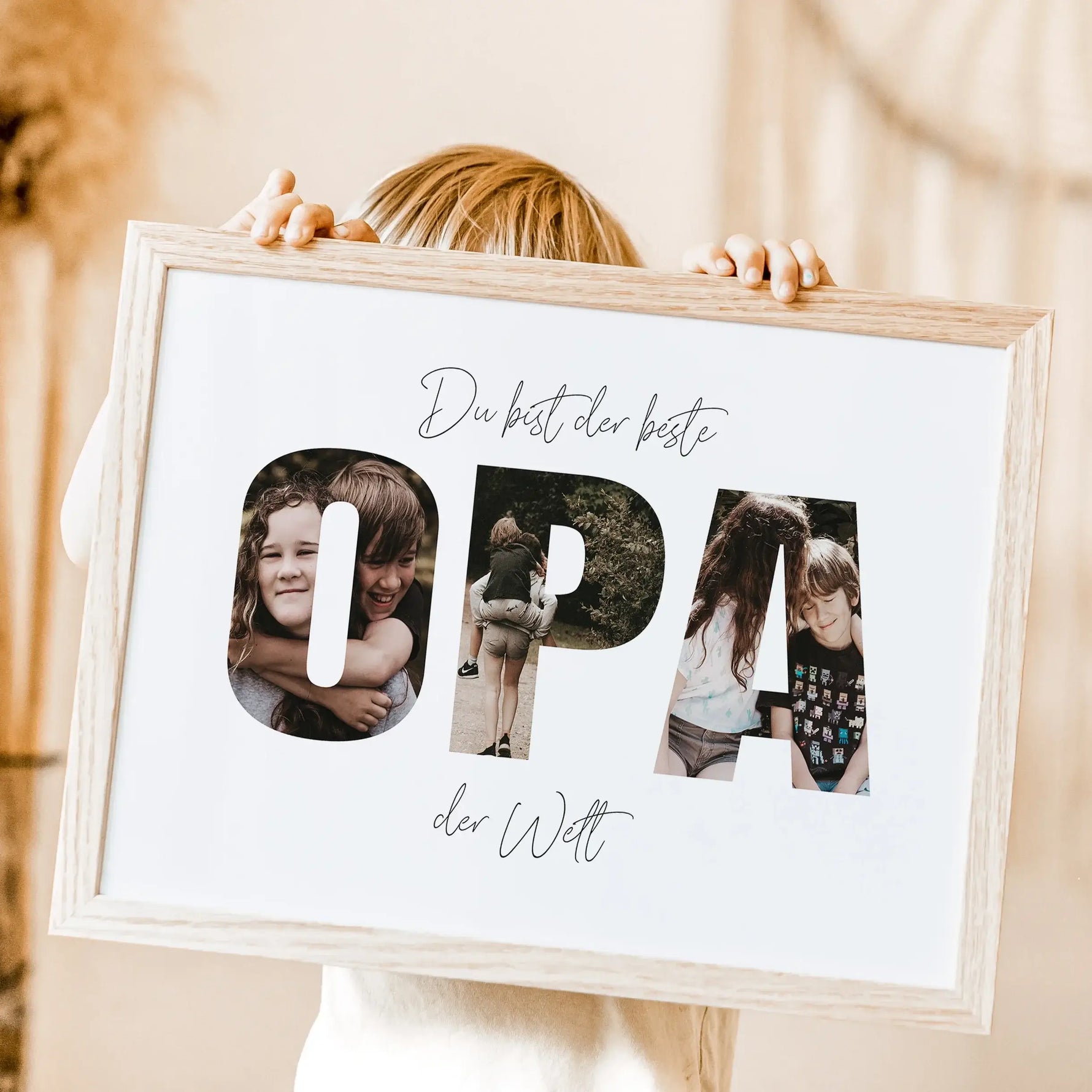 Bester Opa Poster-famprints-Personalisiertes Poster-Das Bester Opa Poster ist das perfekte Geschenk für deinen lieben Opa. Mit der Möglichkeit, persönliche Fotos hinter dem Schriftzug "OPA" zu platzieren, wird dieses Poster zu einem einzigartigen Erinneru