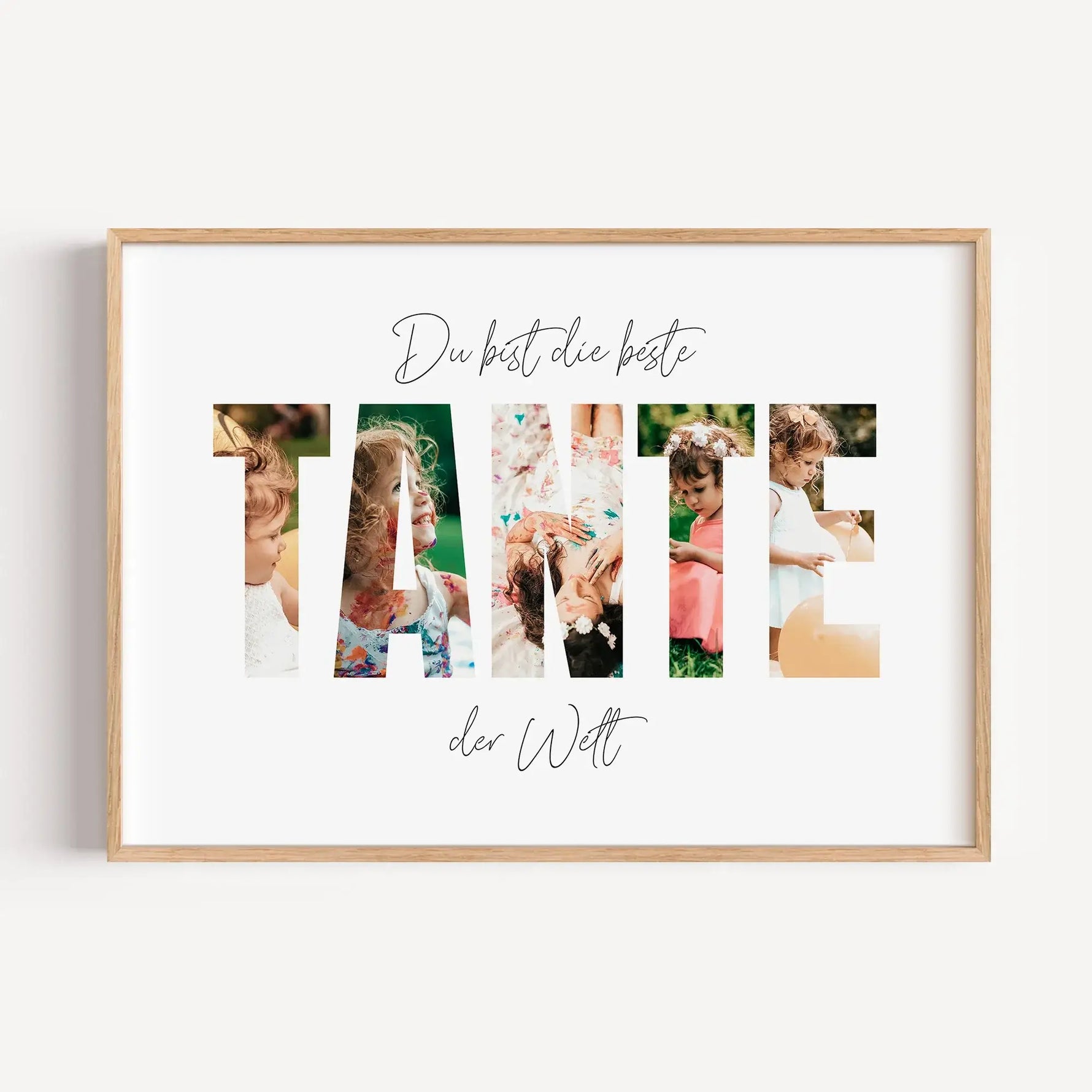 Beste Tante Poster-famprints-Personalisiertes Poster-Das "Beste Tante Poster" ist das ideale Geschenk für die beste Tante der Welt. Hinter die dicken Buchstaben können deine persönlichen Fotos platziert werden, um eine einzigartige Fotocollage zu gestalte