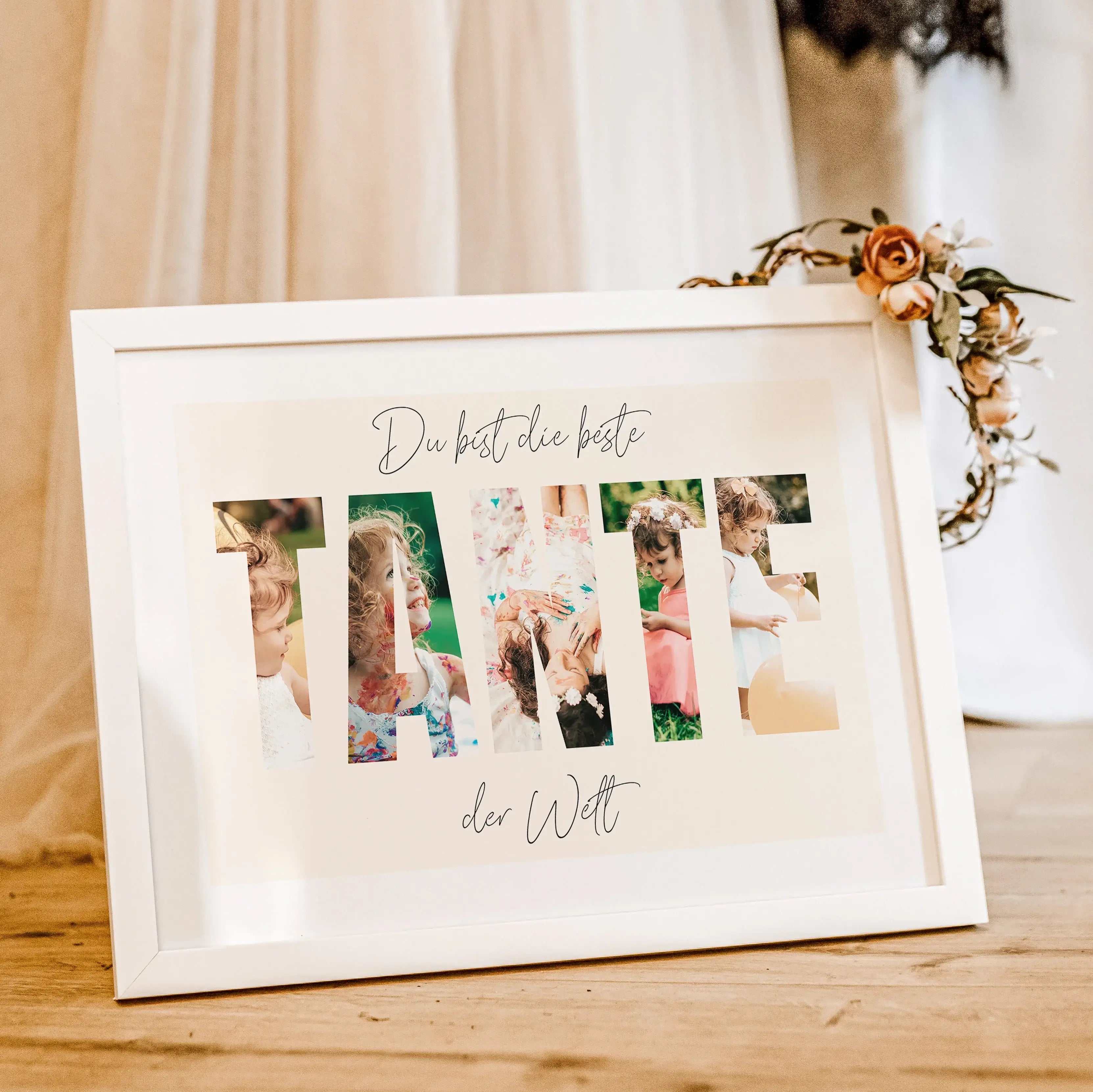 Beste Tante Poster-famprints-Personalisiertes Poster-Das "Beste Tante Poster" ist das ideale Geschenk für die beste Tante der Welt. Hinter die dicken Buchstaben können deine persönlichen Fotos platziert werden, um eine einzigartige Fotocollage zu gestalte
