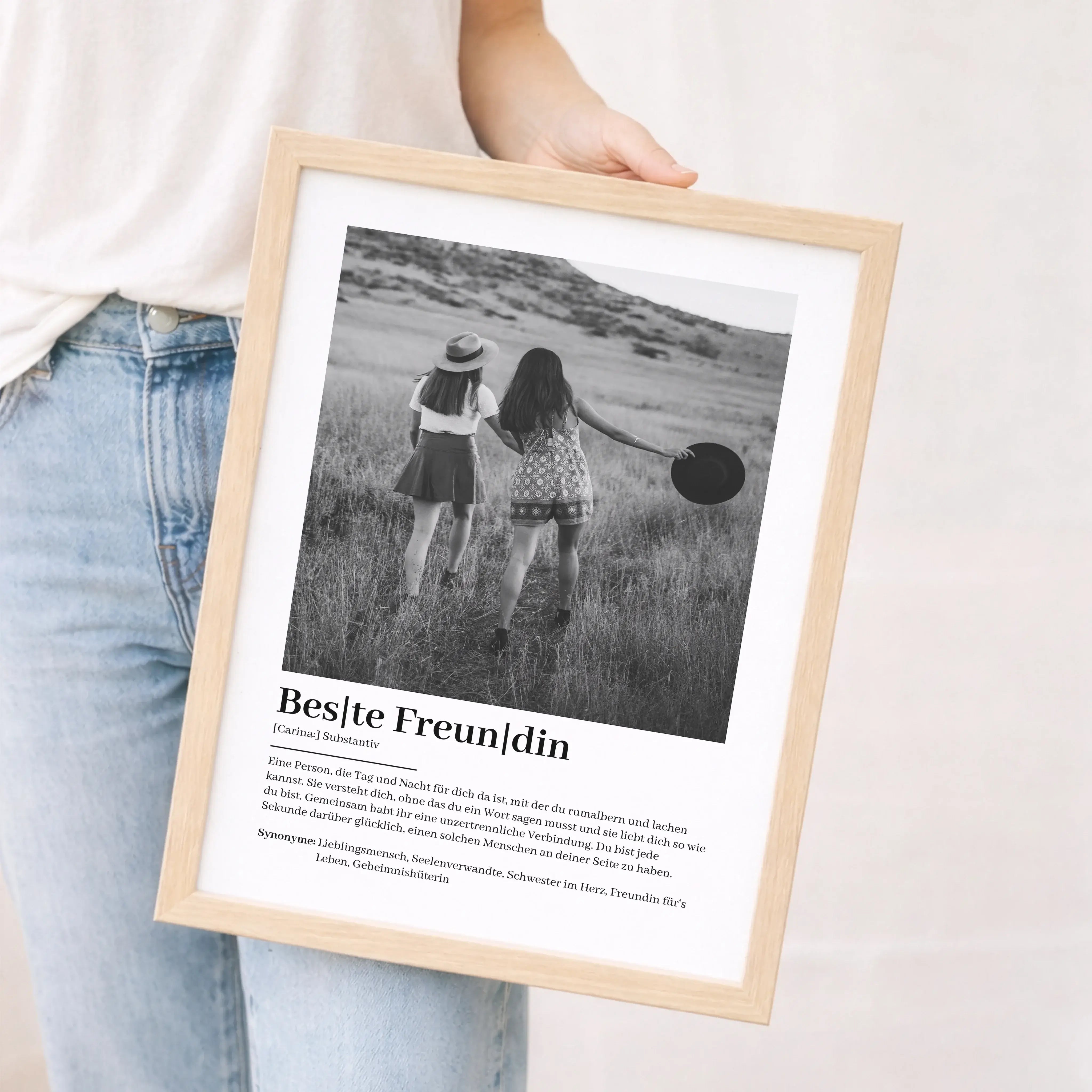 Beste Freundin Definition Foto Poster-Personalisiertes Poster-famprints-Das Beste Freundin Definition Foto Poster von famprints ist eine persönliche Geschenkidee für Menschen, die im Alltag mehr sagen als tausend Worte. Dieses individuell gestaltbare Post
