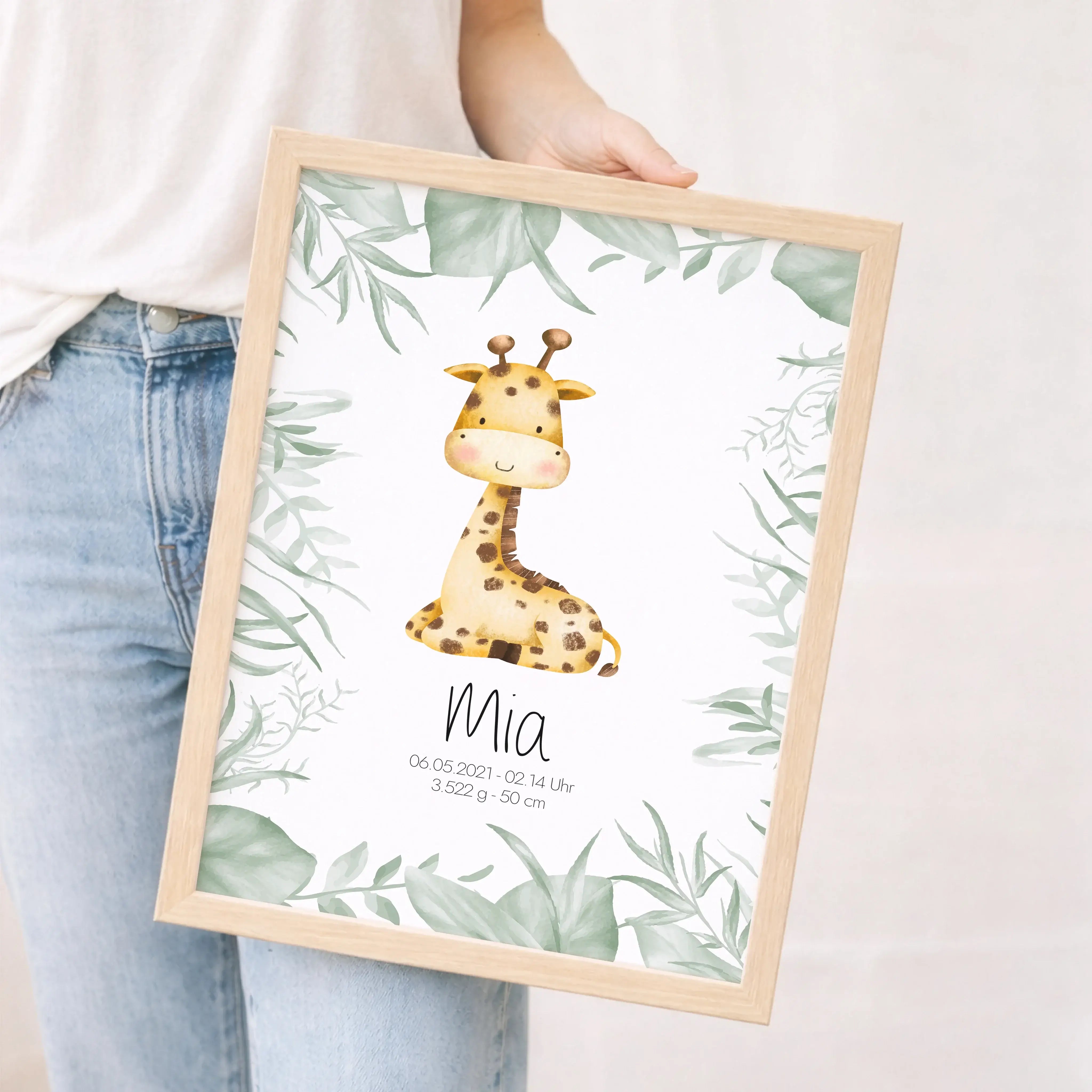 Geburtsposter Safari-Personalisiertes Poster-famprints-Das Geburtsposter Safari von famprints ist eine liebevolle Art, die Ankunft deines Kindes festzuhalten. Mit einem sanften Safari Tiermotiv und den persönlichen Geburtsdaten wird aus einem einfachen Wa