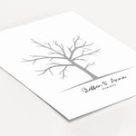 Fingerabdruck Bild 'Baum'-famprints-Personalisiertes Poster-Auf dem Fingerabdruck Bild 'Baum' findest du einen grauen Baum, der darauf wartet, mit Fingerabdrücken dekoriert zu werden. Unter dem Gästebaum kannst du das personalisierte Gästebuch mit deinem