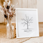 Fingerabdruck Bild 'Baum'-famprints-Personalisiertes Poster-Auf dem Fingerabdruck Bild 'Baum' findest du einen grauen Baum, der darauf wartet, mit Fingerabdrücken dekoriert zu werden. Unter dem Gästebaum kannst du das personalisierte Gästebuch mit deinem