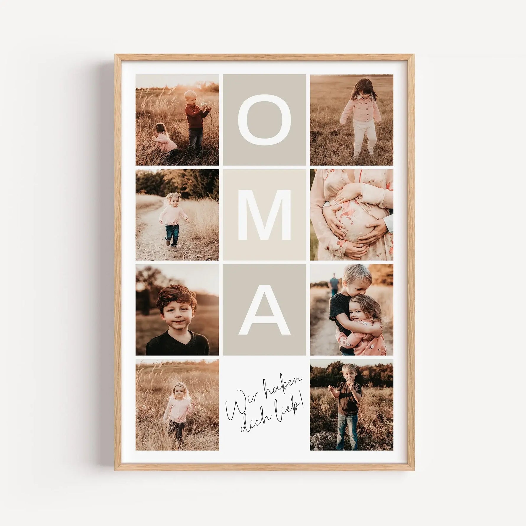 Fotocollage Oma Poster-famprints-Personalisiertes Poster-Gibt es eine bessere Art, deiner Oma zu zeigen, wie sehr du sie liebst, als mit einer personalisierten Fotocollage Oma von famprints? Lade einfach deine Lieblingsfotos hoch und füge deinen persönlic