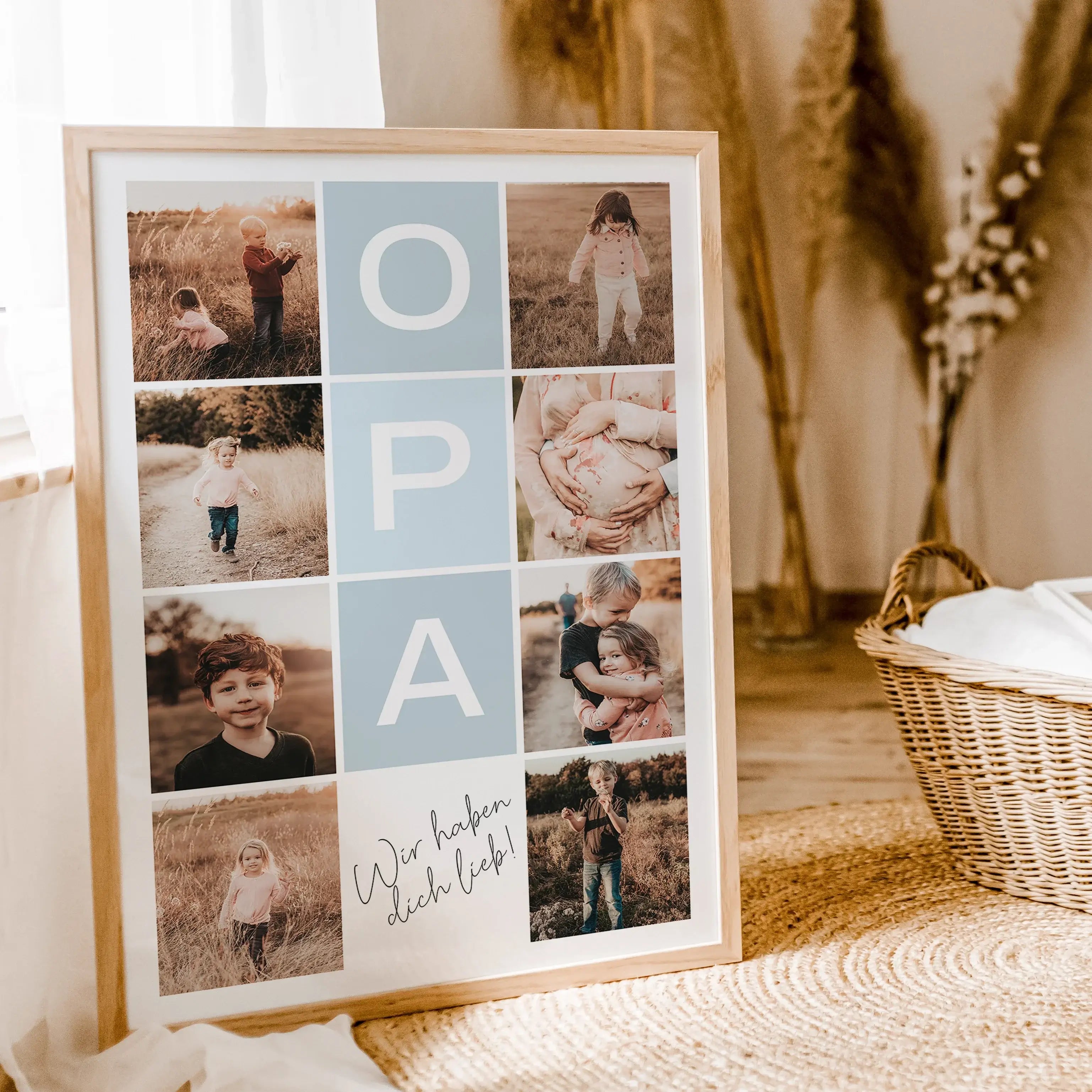 Fotocollage Opa Poster-famprints-Personalisiertes Poster-Auf der Fotocollage Opa findest du mittig, vertikal das Wort Opa, jeweils ein Buchstabe in einem farblichen Quadrat und darunter den personalisierbaren Schriftzug 'Wir haben dich lieb!'. Gesamt kann