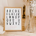 ABC Poster mit Namen-famprints-Personalisiertes Poster-Entdecke das ABC Poster mit Namen - die perfekte Ergänzung für jedes Kinderzimmer! Personalisierbar mit dem Namen deines Kindes wird dieses Poster zu einem einzigartigen Blickfang. Gestalte es einfach