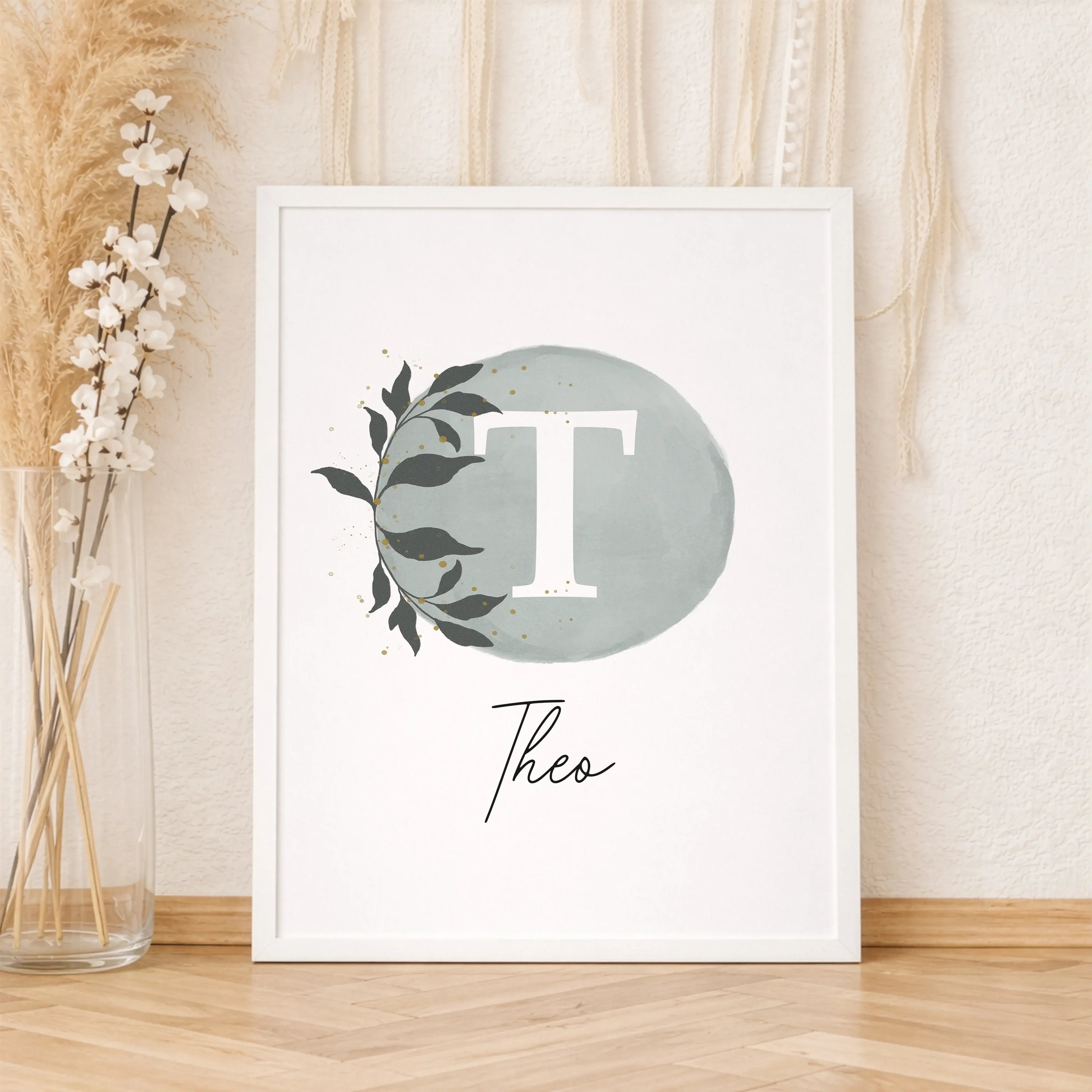 Buchstaben Poster Wasserfarbe-Personalisiertes Poster-famprints-Mit dem Buchstaben Poster Wasserfarbe von famprints gestaltest du einen ganz persönlichen Blickfang für Kinderzimmer, Spielbereich oder als liebevolles Geschenk zur Geburt. Der sanfte Aquarel