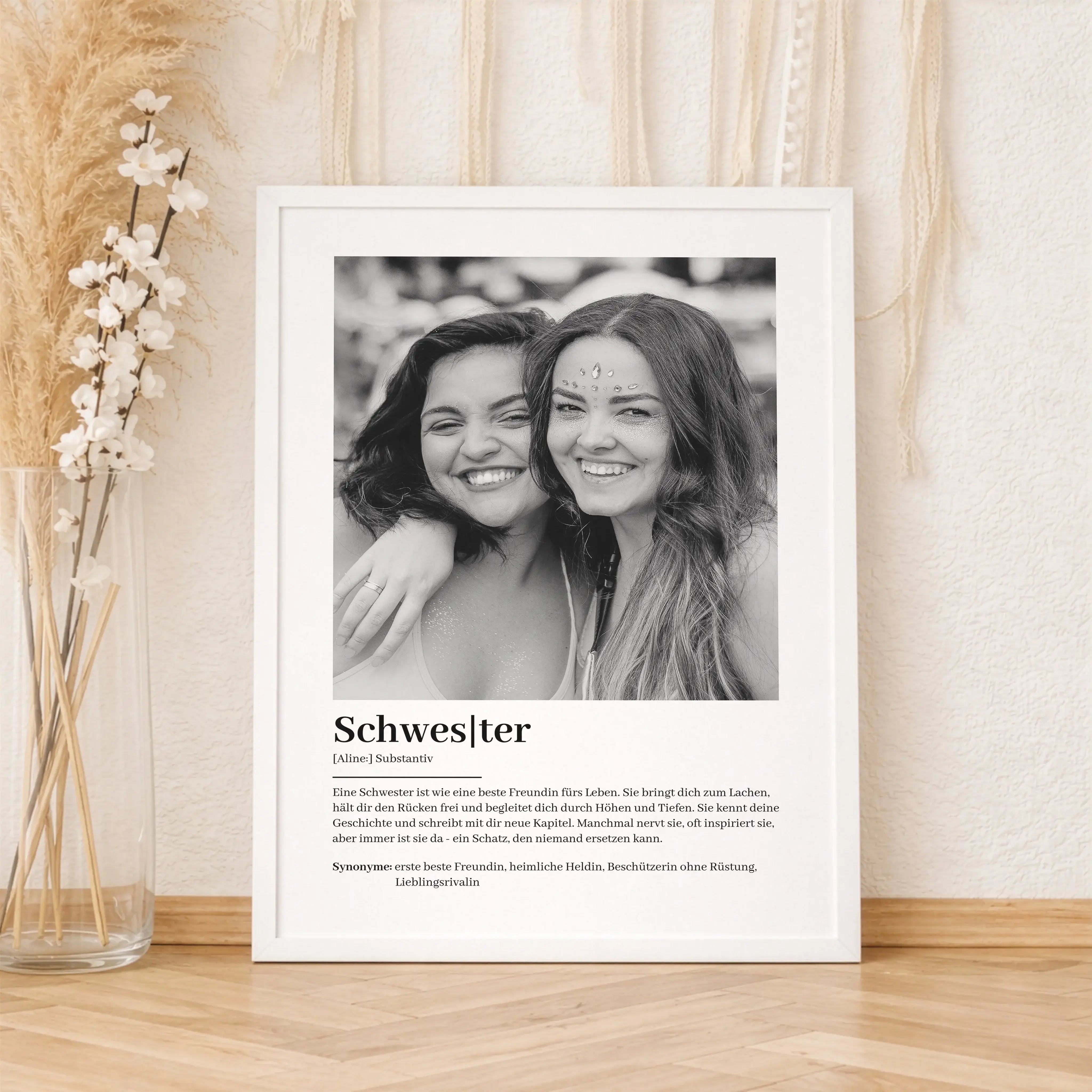Schwester Definition Poster mit Foto-Personalisiertes Poster-famprints-Das Schwester Definition Poster mit Foto von famprints ist mehr als ein dekoratives Wandbild. Es ist eine persönliche Botschaft, die zeigt, was euch verbindet. Die Definition beschreib