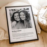 Schwester Definition Poster mit Foto-Personalisiertes Poster-famprints-Suchst du nach dem perfekten Geschenk für deine Schwester? Unser Schwester Definition Poster mit Foto ist eine liebevolle und persönliche Art, deine Wertschätzung zu zeigen. Das Poster