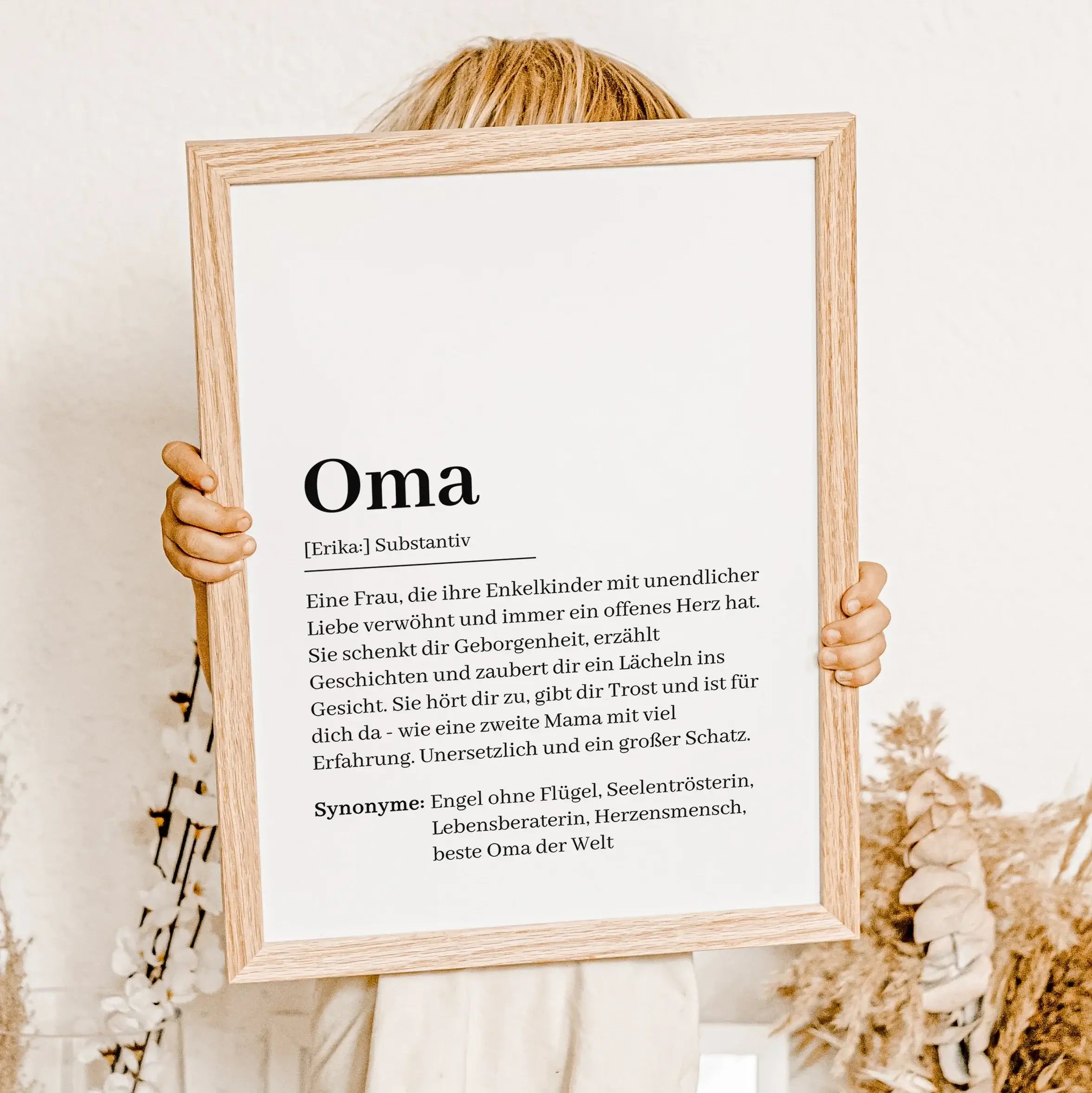 Oma Definition Poster-Personalisiertes Poster-famprints-Suchst du ein besonderes Geschenk, das deine Oma von Herzen berührt? Unser Oma Definition Poster ist genau das Richtige! Dieses liebevoll gestaltete Poster zeigt auf einzigartige Weise, wie wunderbar
